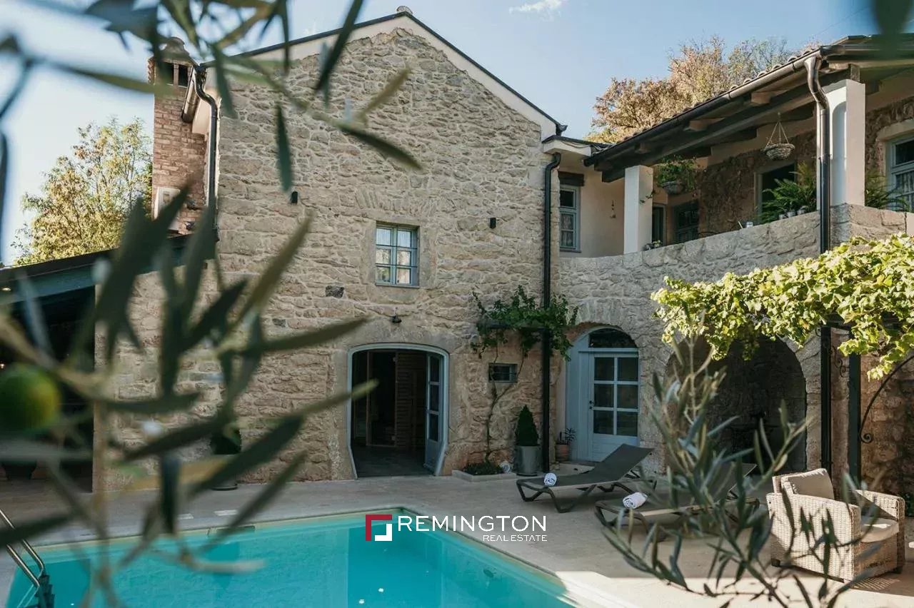 4 Bedroom Villa/Townhouse's Image 14
