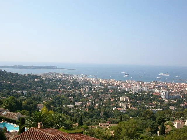 Villa for sale in Le Cannet — Historic Luxury Villa in Le Cannet: A Generational Family Estate