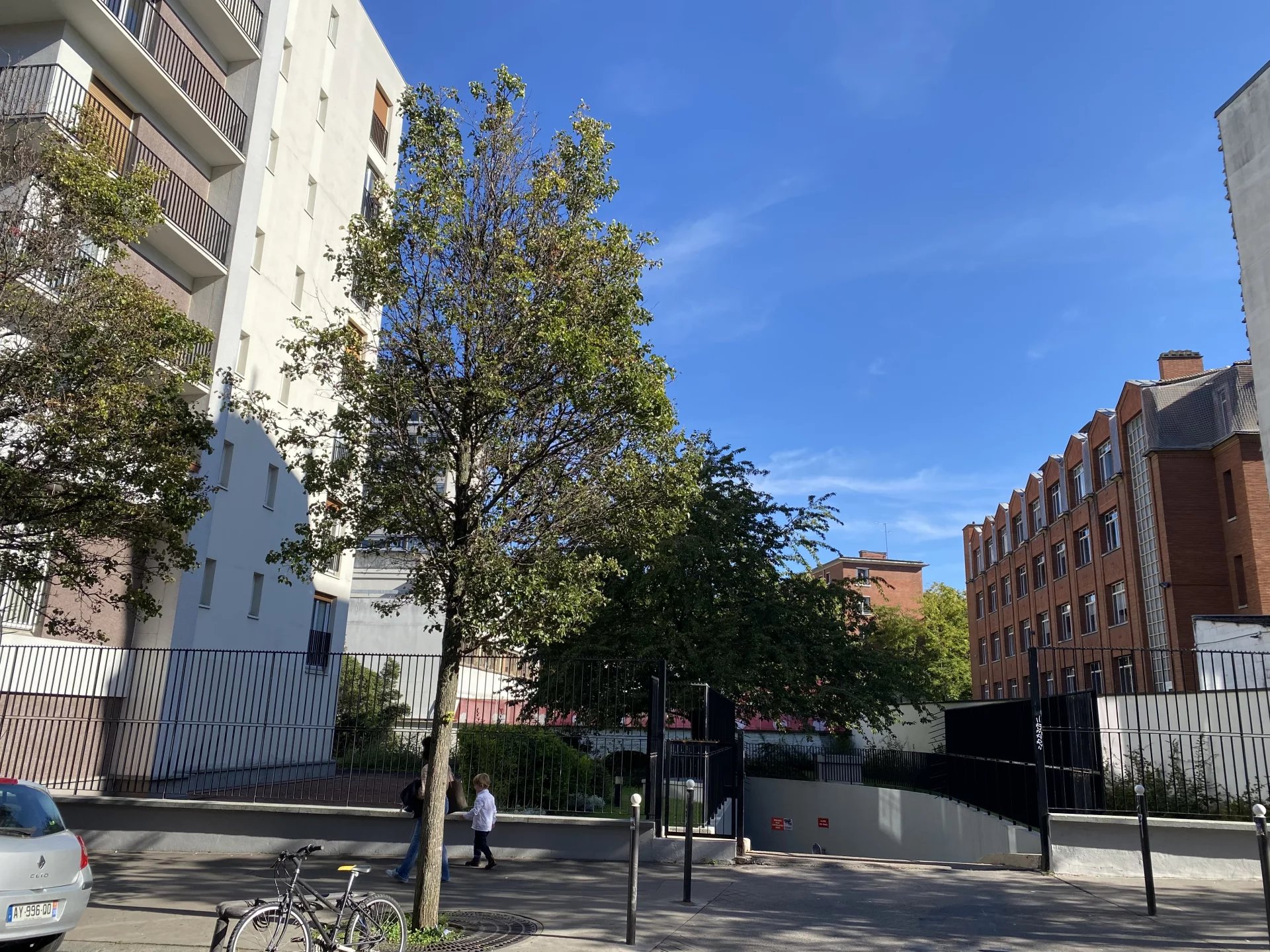 Sale Parking Paris 15th Saint-Lambert