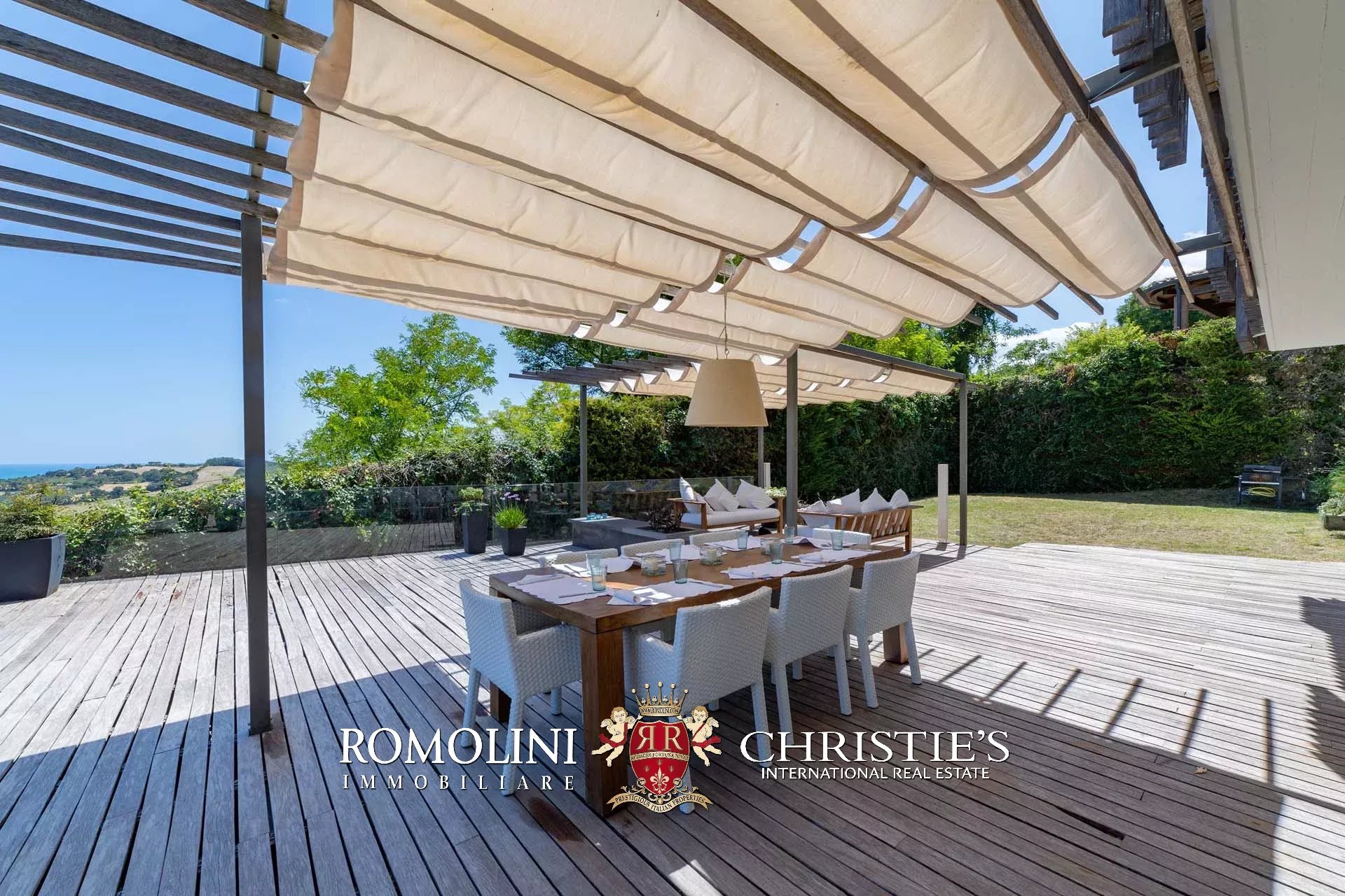 6 Bedroom Villa/Townhouse's Image 30