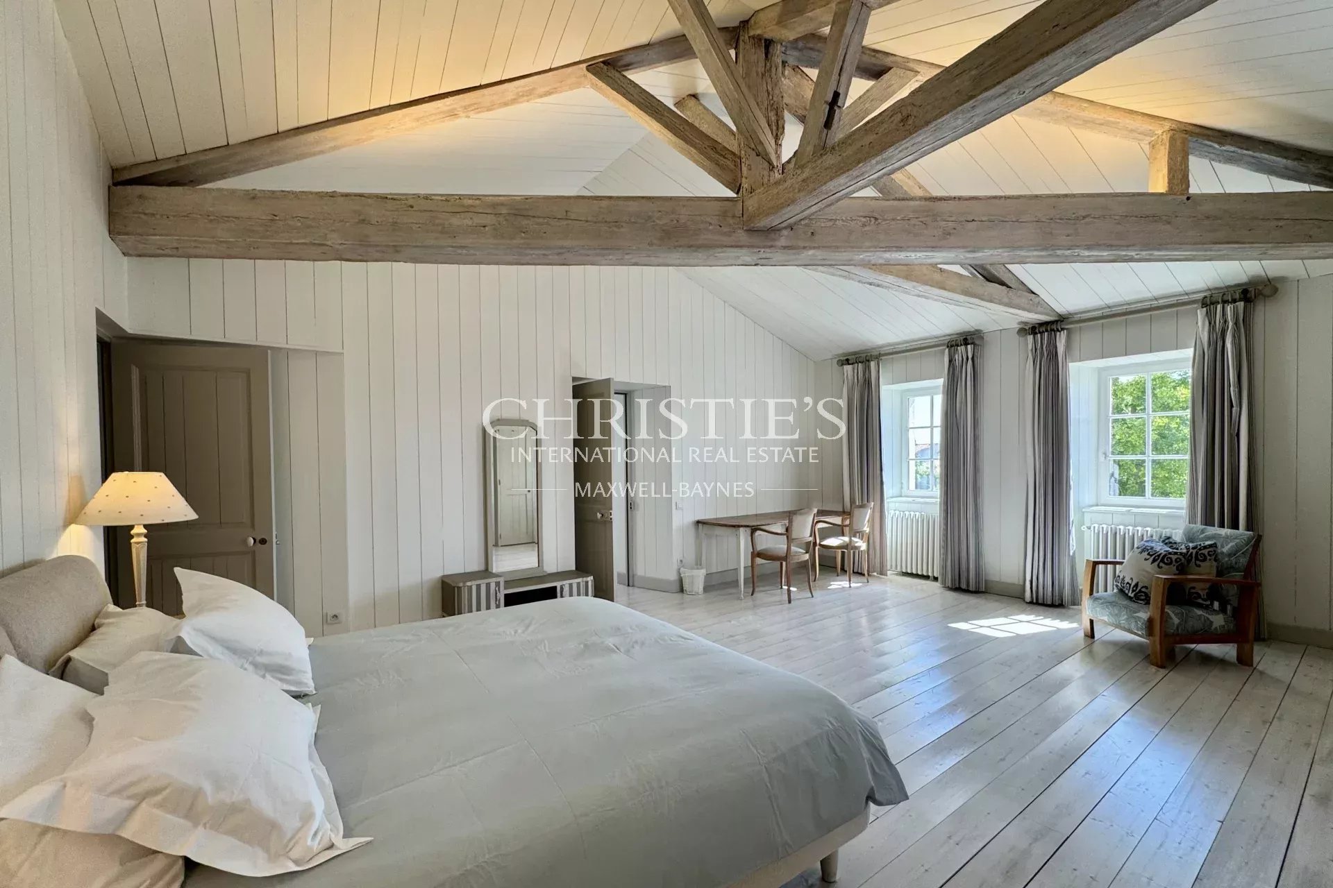 10 Bedroom Villa/Townhouse's Image 17