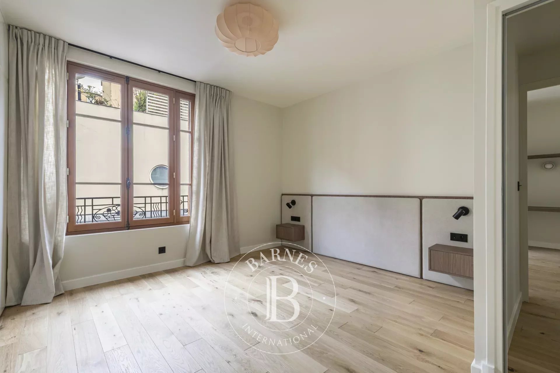Paris  - House 4 Bedrooms - picture 8