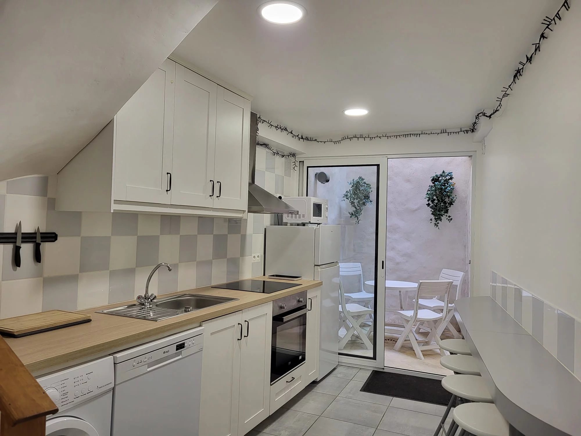 House in Fabrezan - Image 3