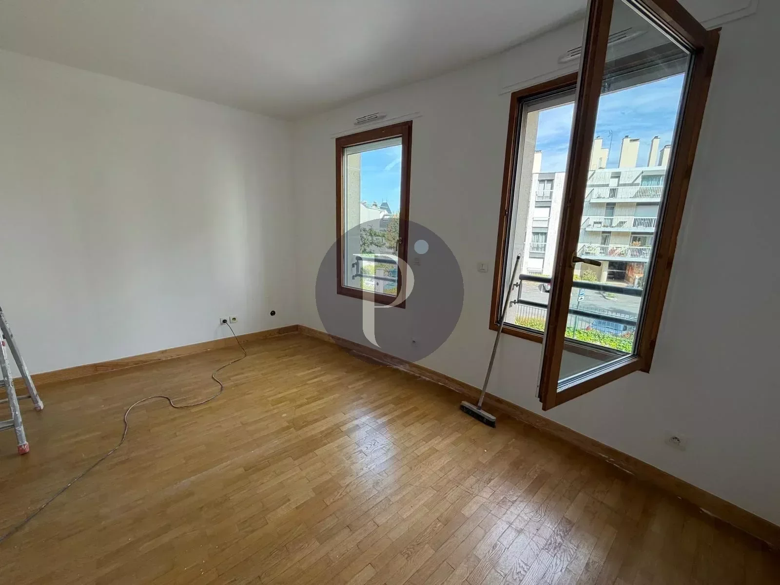 location-appartement-1-piece-le-plessis-robinson-87230432