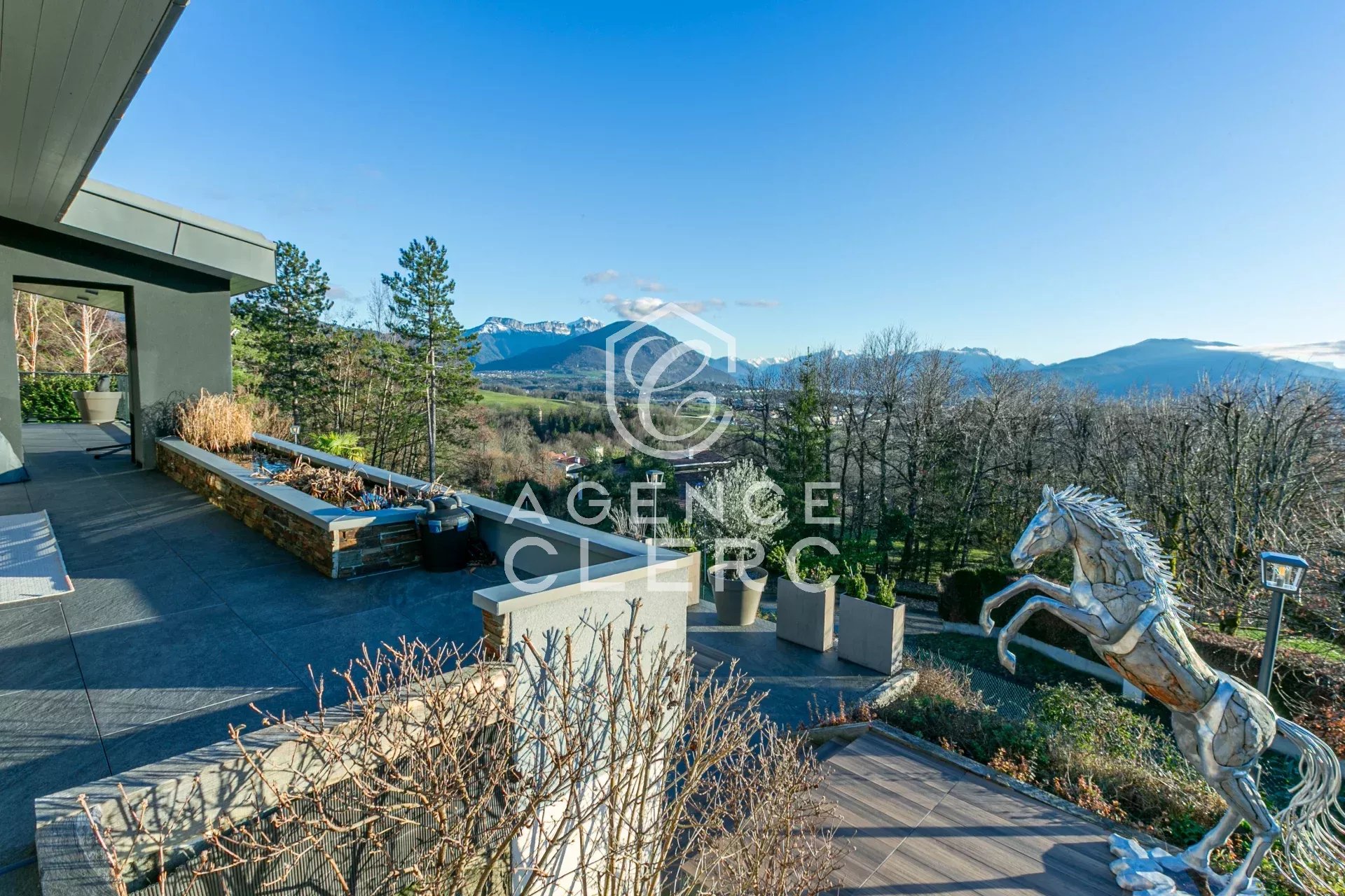 5 Bedroom Villa/Townhouse's Image 6