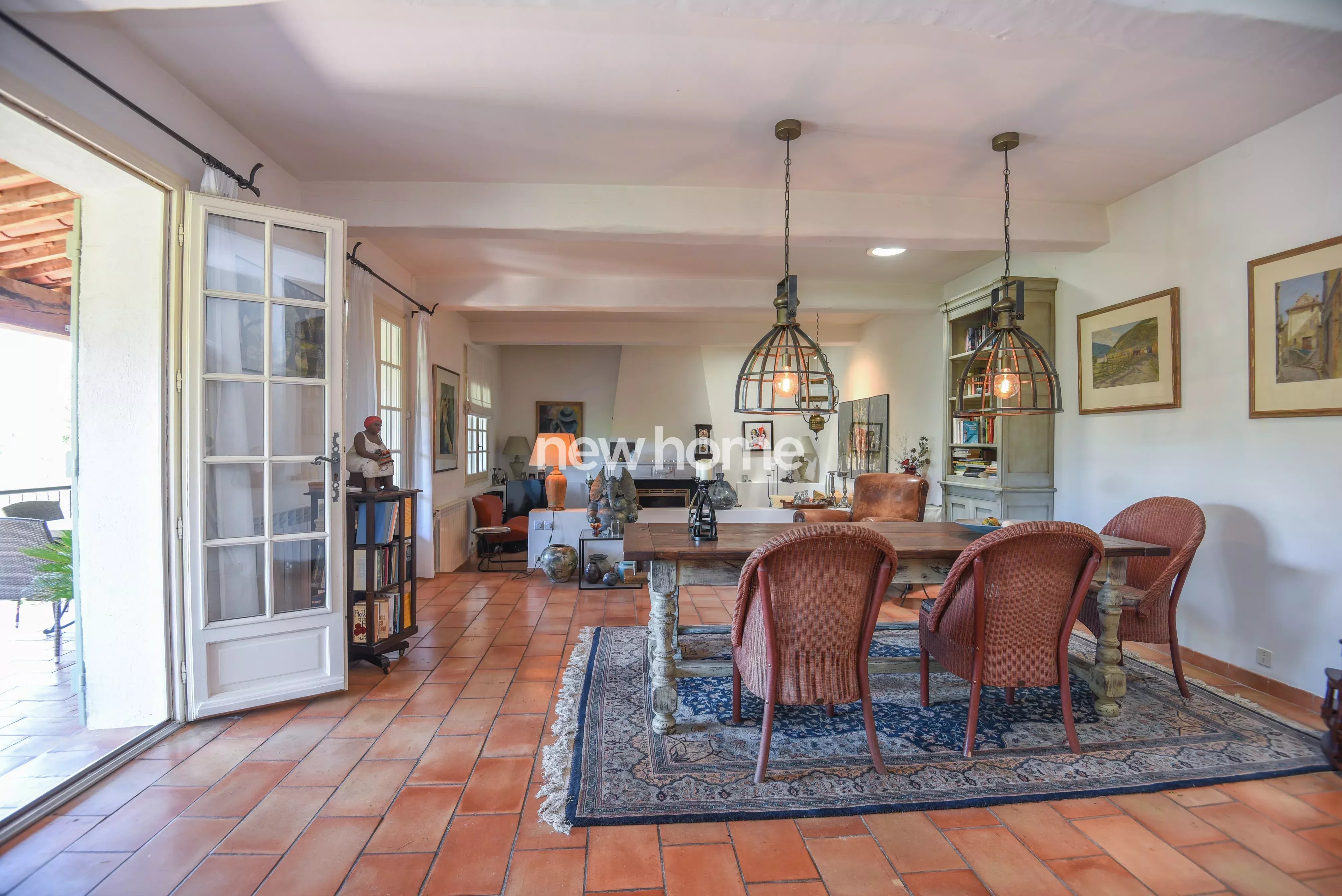 Maison spacieuse sur un terrain vaste et arboré