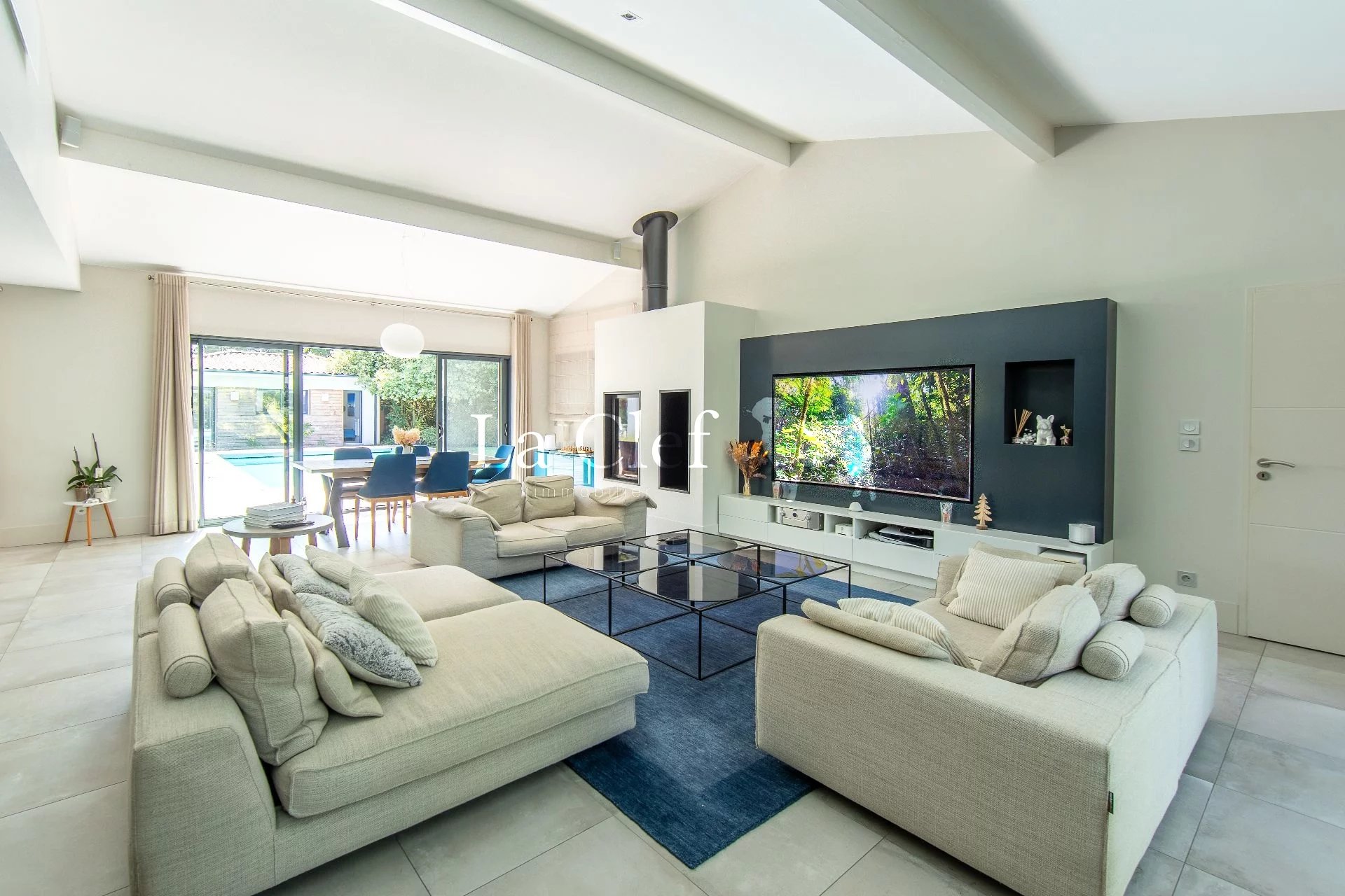 GUJAN-MESTRAS VILLA DE PLAIN-PIED 225 M² 4 SUITES –PISCINE PARC PAYSAGER 2 180 M² - Photo 3