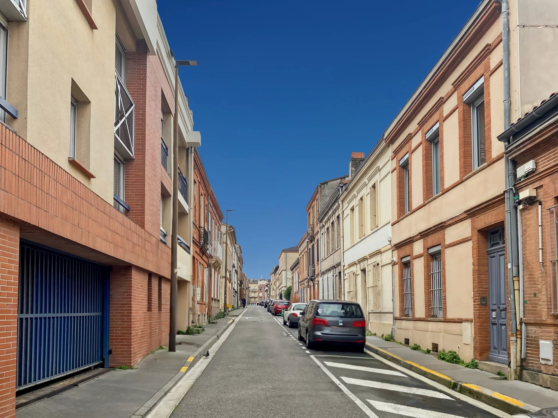 MARENGO, MAISON DE VILLE  AVEC FORT POTENTIEL ET GARAGES