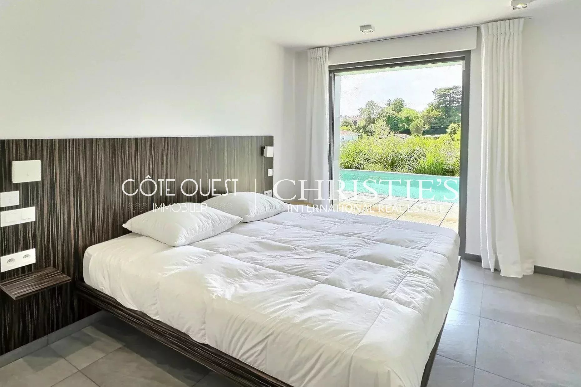 4 Bedroom Villa/Townhouse's Image 9