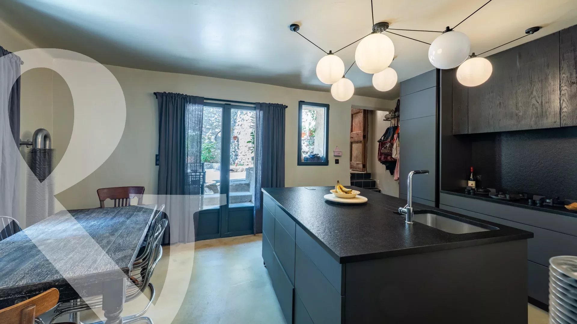 MAISON DE VILLAGE EN PIERRE