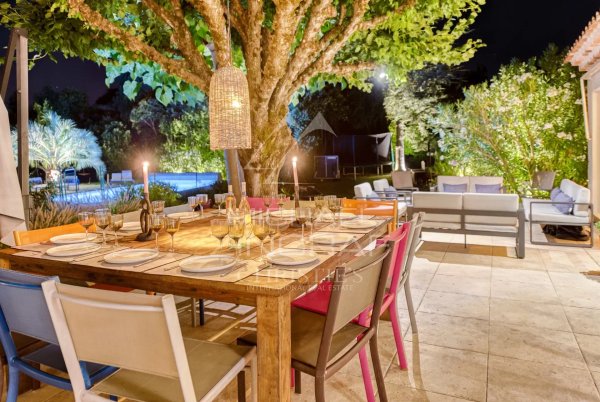 Refined Villa with 8 Suites and Extensive Leisure Facilities — photo 4