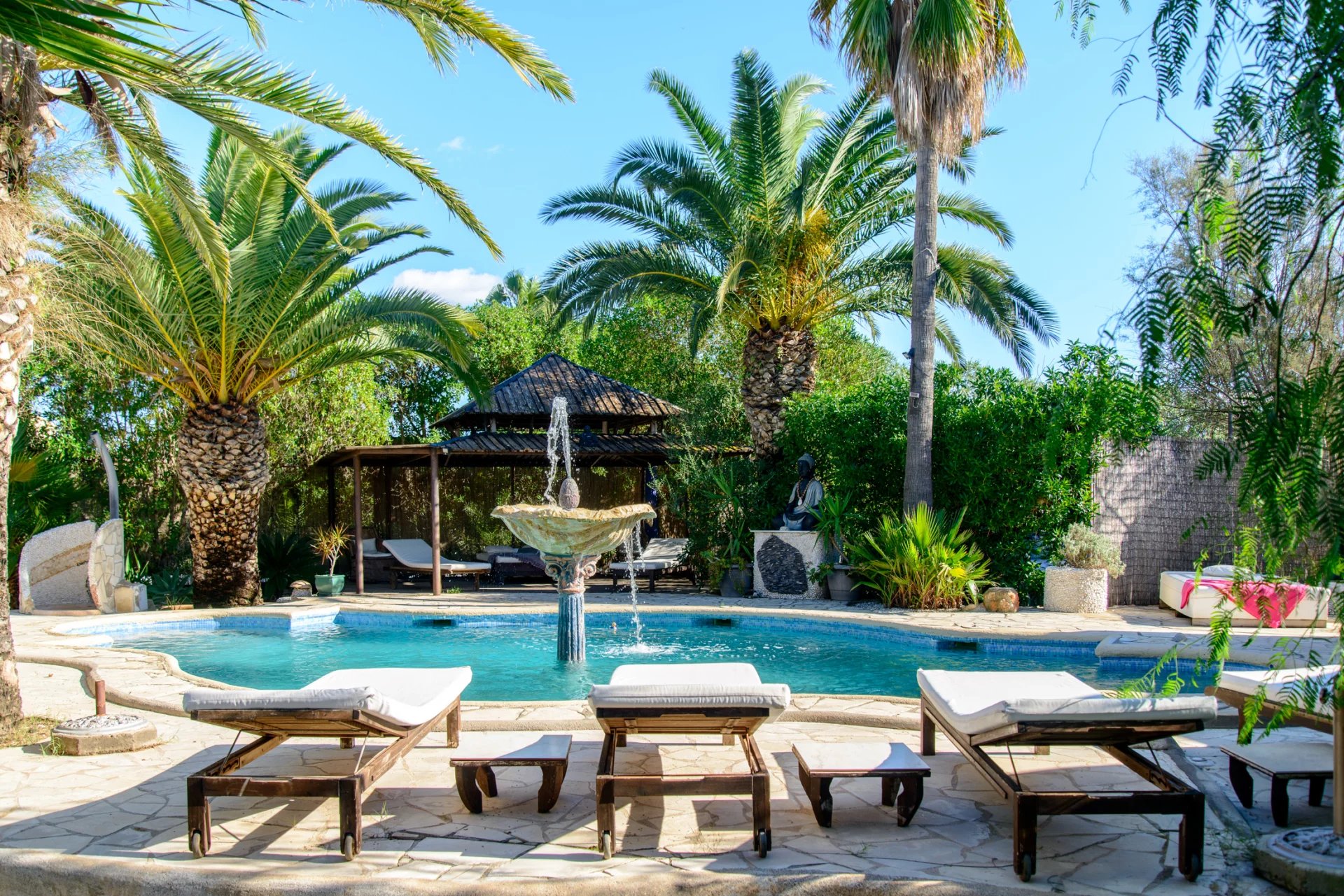 Villa de 5 chambres avec licence touristique