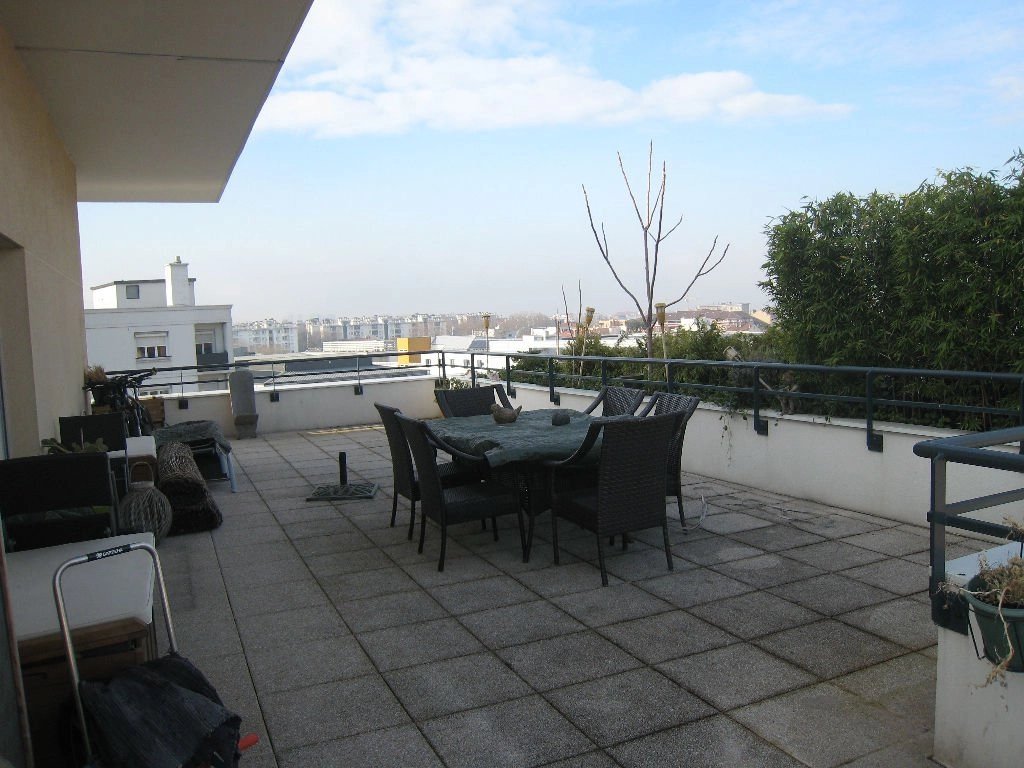 483223 Location Lyon 8ème