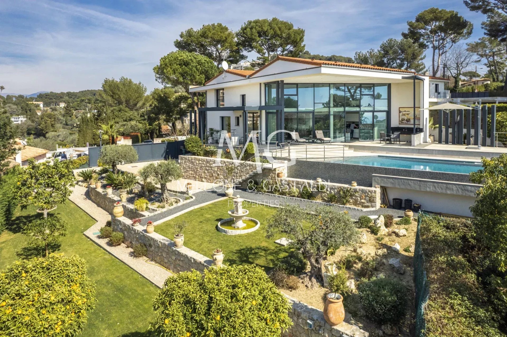 Cannet Résidentiel | Villa Contemporaine de 4 chambres | Échappée Mer | Piscine à Débordement