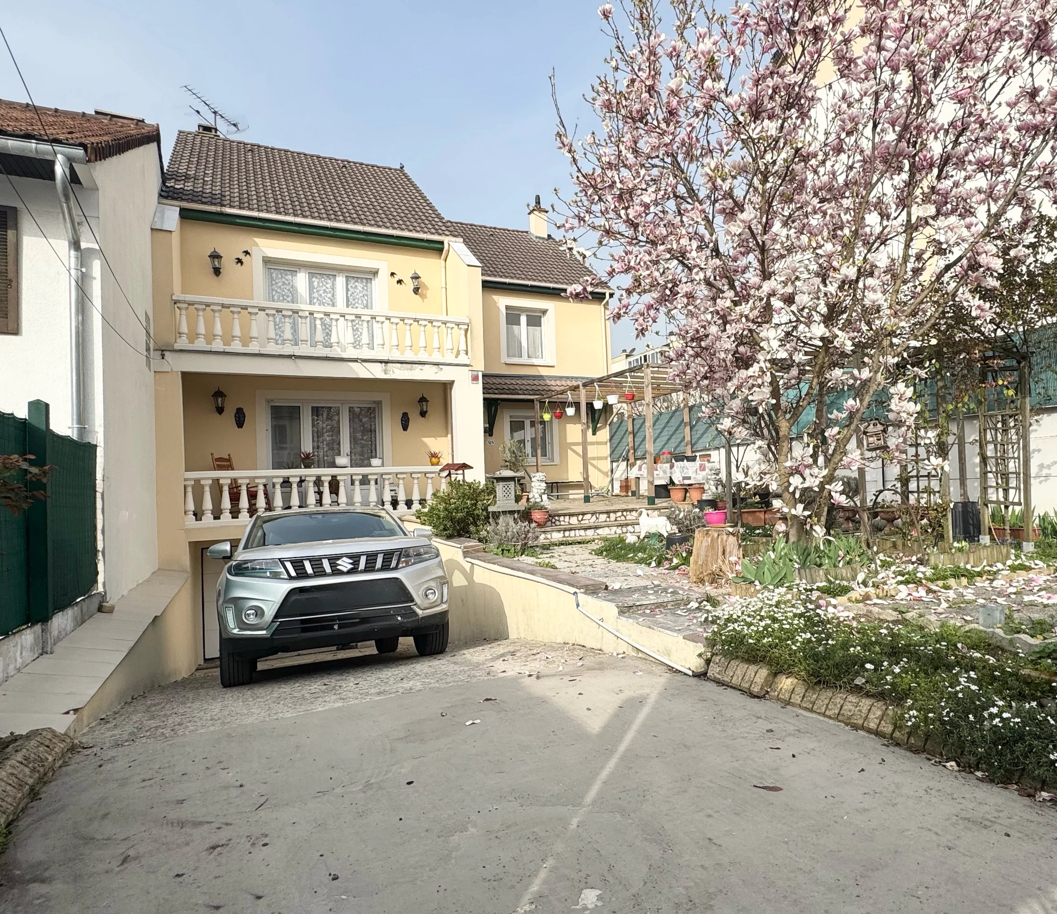 BOBIGNY : Maison familialle 6 pièces 140m²