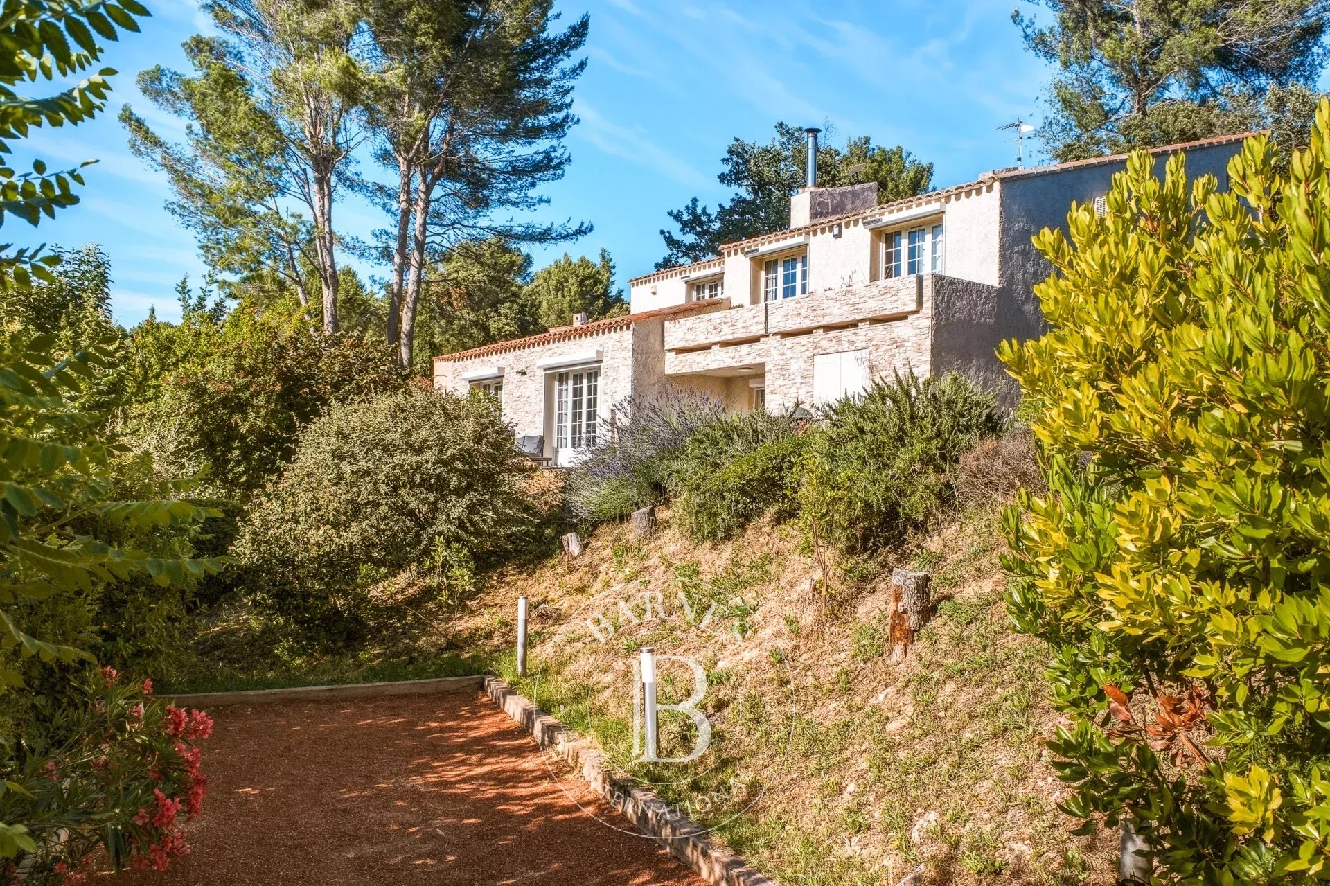 Aubagne  - Maison 7 Pi&egrave;ces 4 Chambres - picture 3