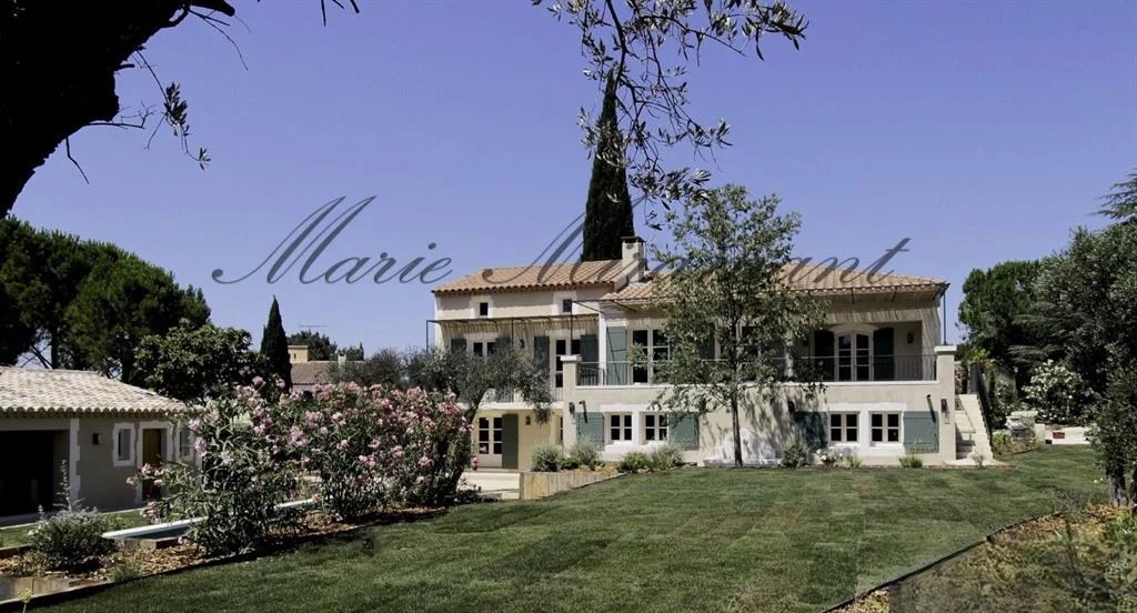 Alpilles, Fontvieille, maison de charme entièrement rénovée