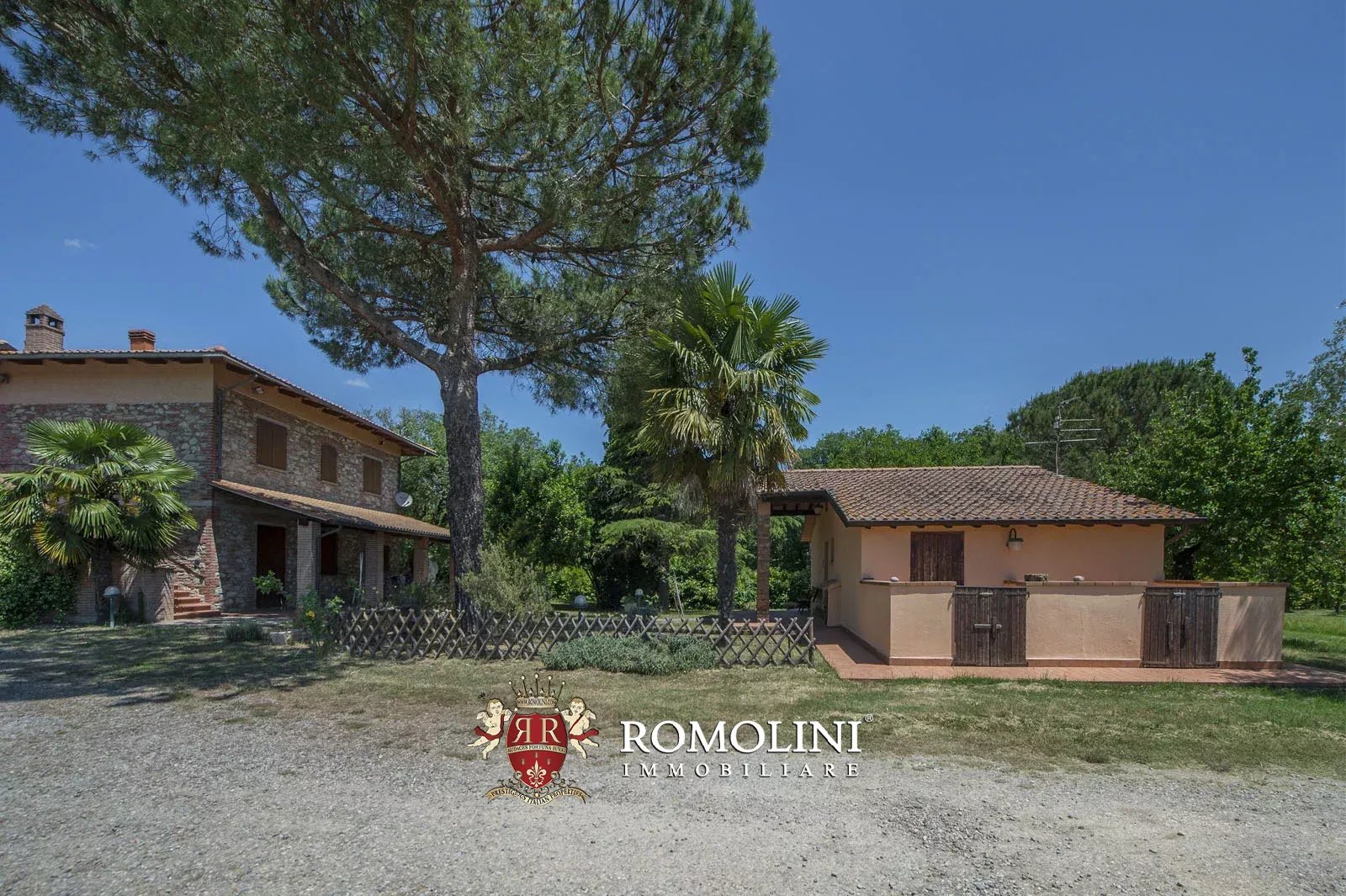 7 Bedroom Vineyard's Image 9