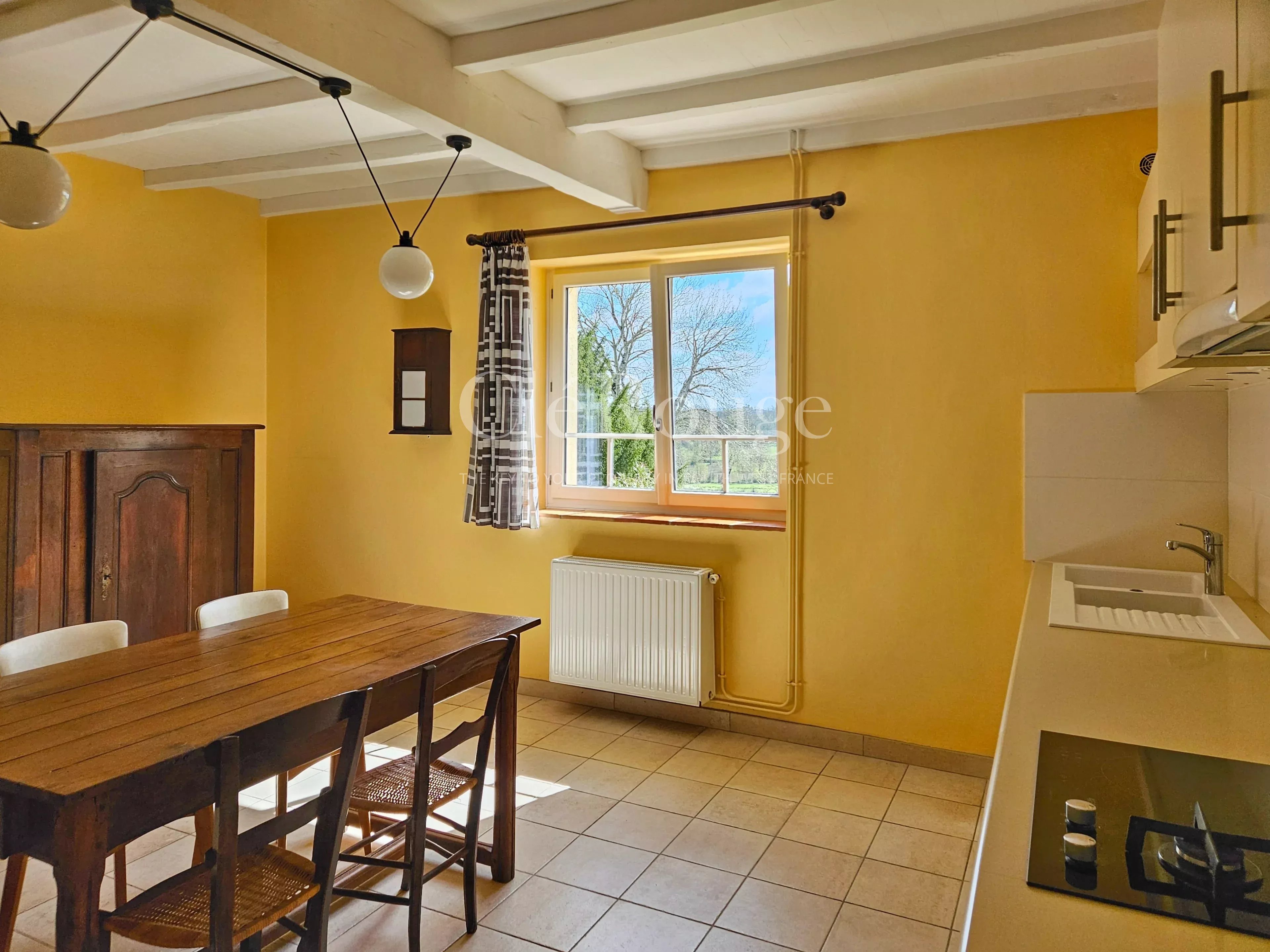 Charmante woning met prachtig uitzicht op 5 minuten van Gensac