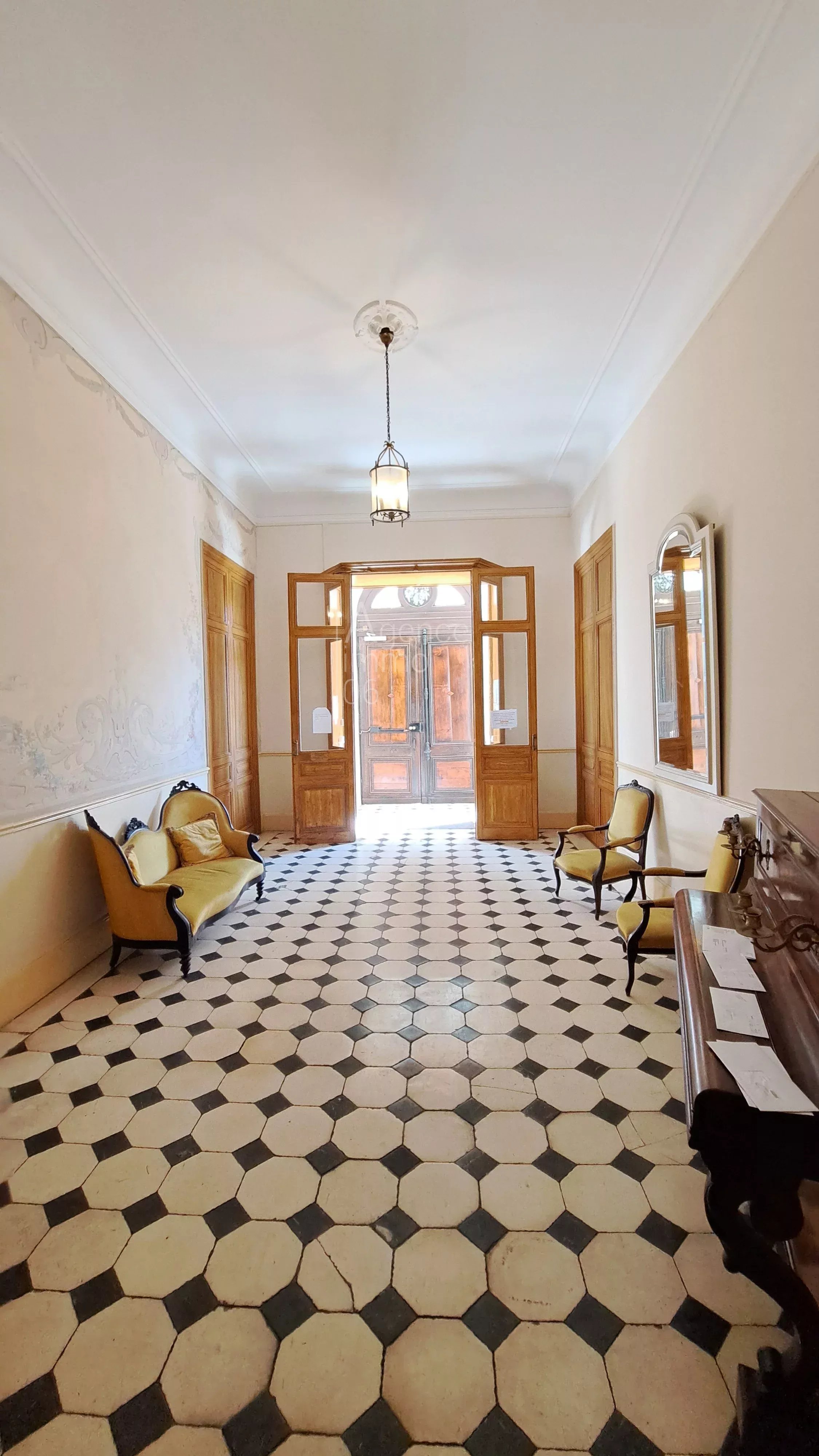 4-room apartment in a beautiful condominium