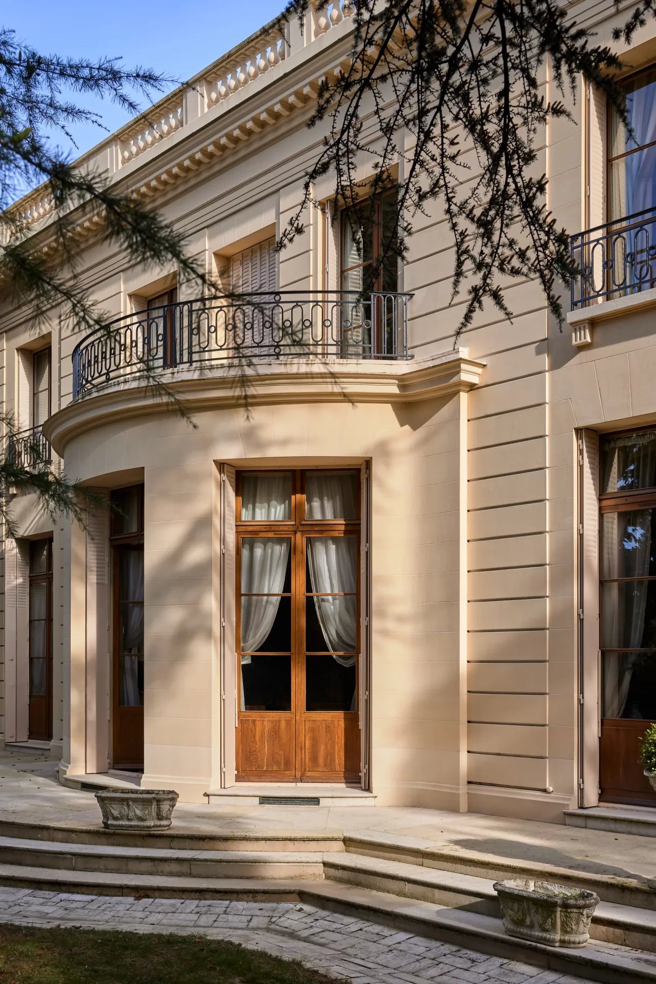 Art Deco property built by architect Michel Roux-Spitz in FONTAINEBLEAU