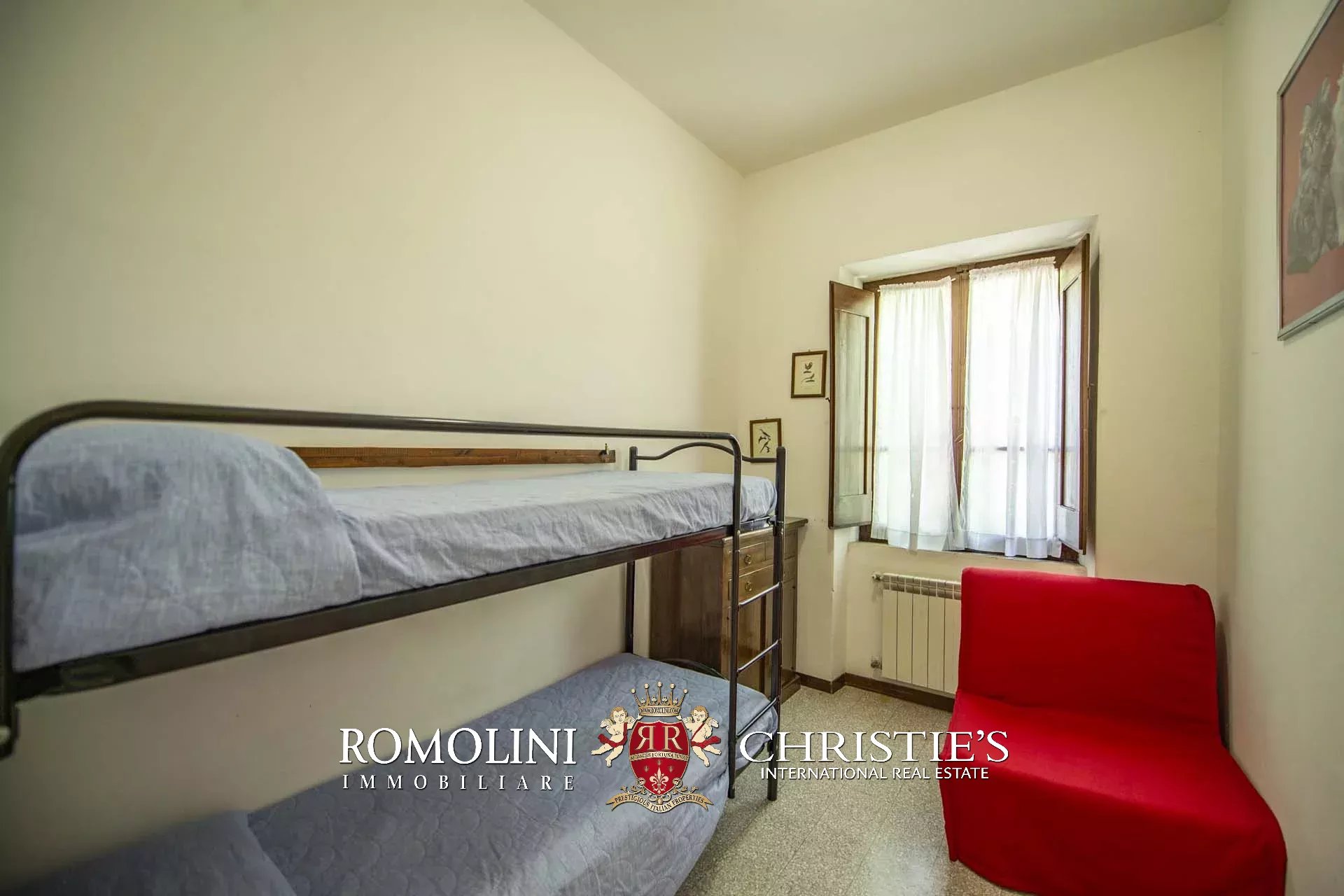 33 Bedroom Villa/Townhouse's Image 47