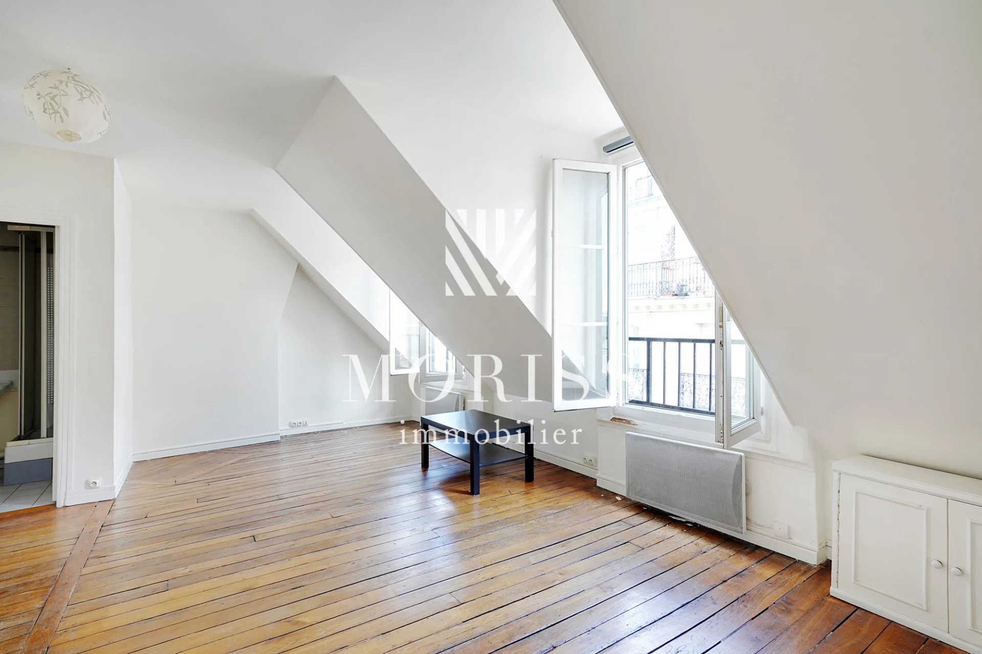 2 PIÉCES VUE SACRÉ COEUR / ORSEL / DERNIER ETAGE - Image Array