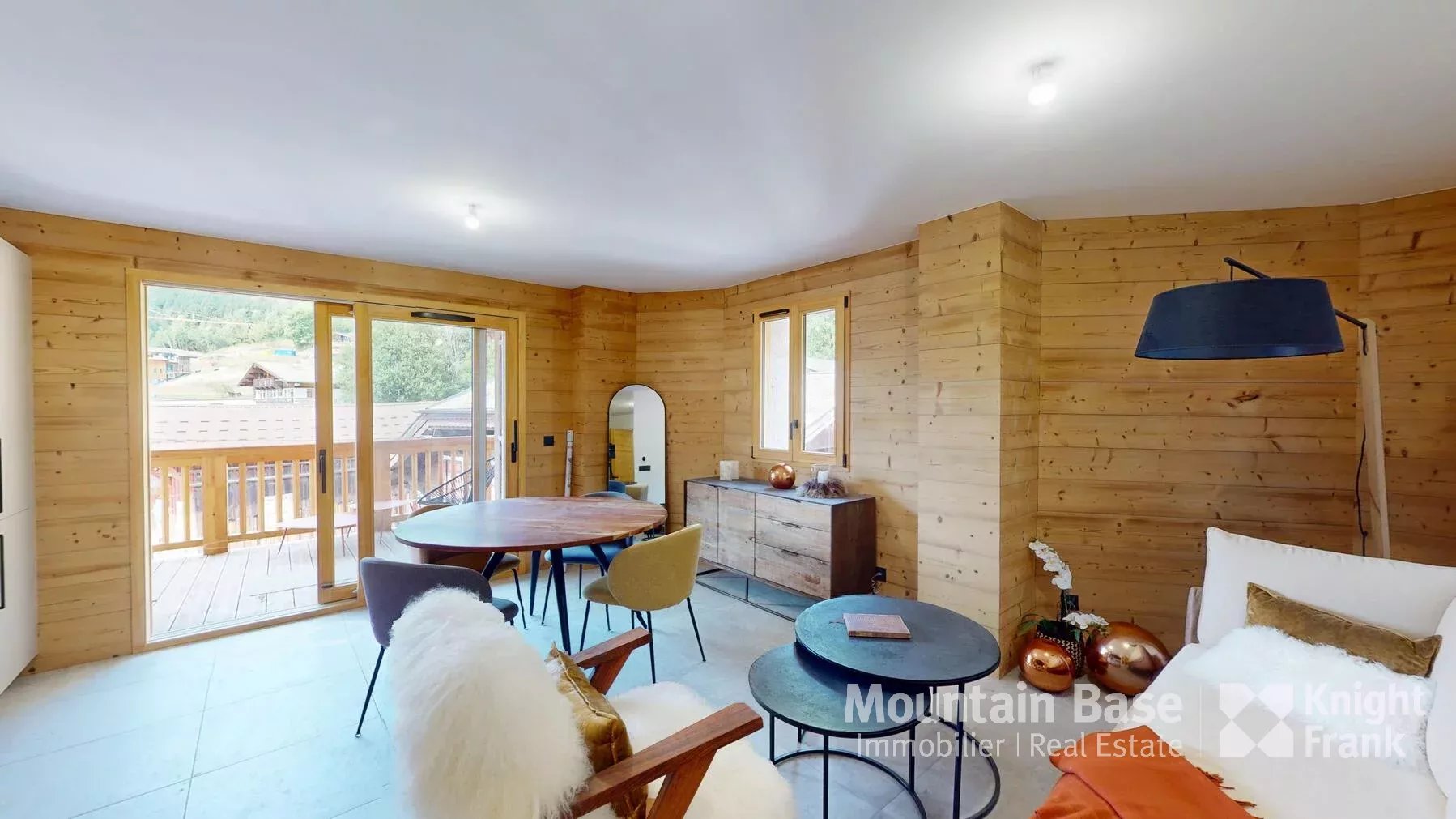 Photo of New 3-bedroom duplex apartment with cabin ideally located