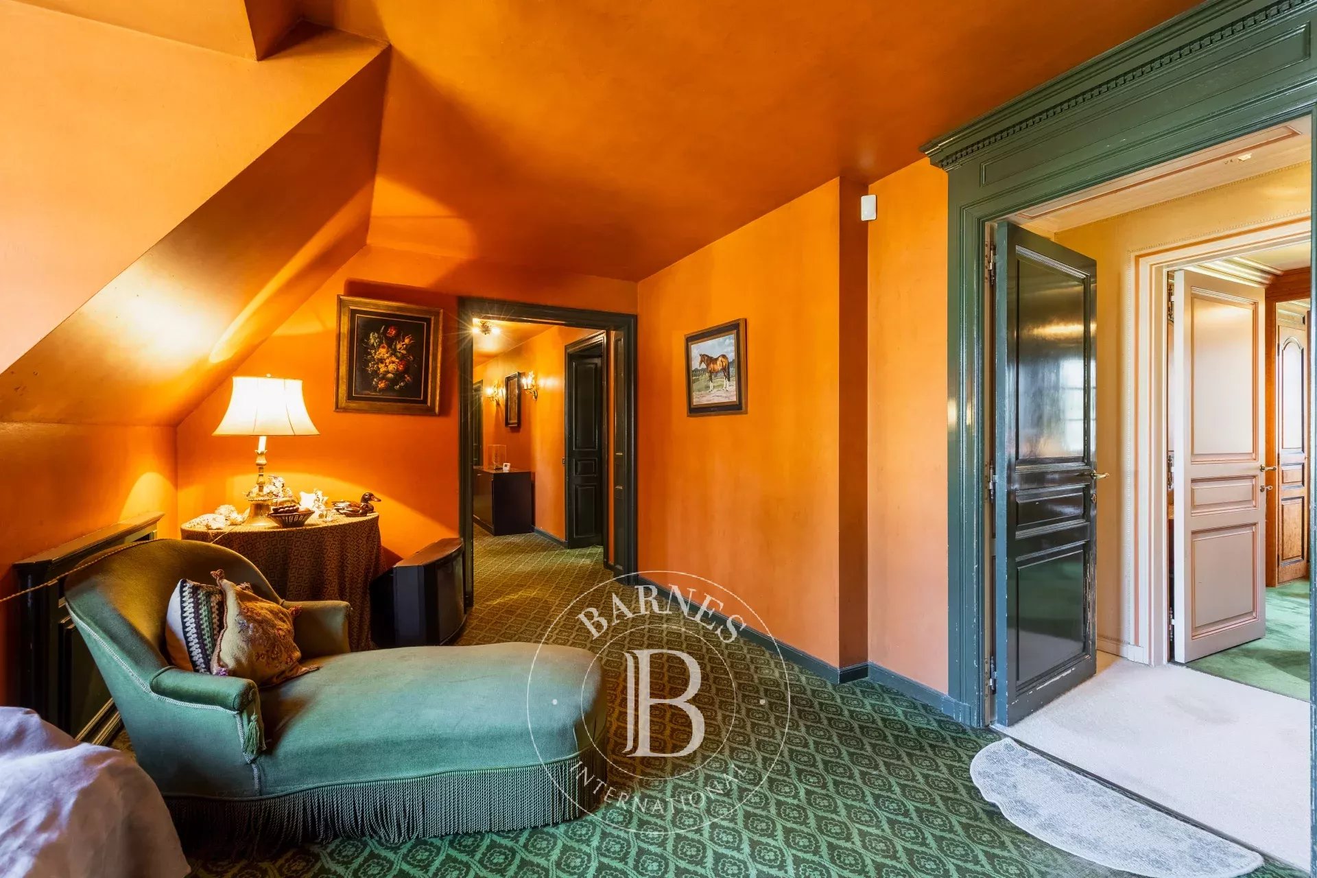 Hoeilaart - Exceptional villa to renovate, close to the Sonian Forest
