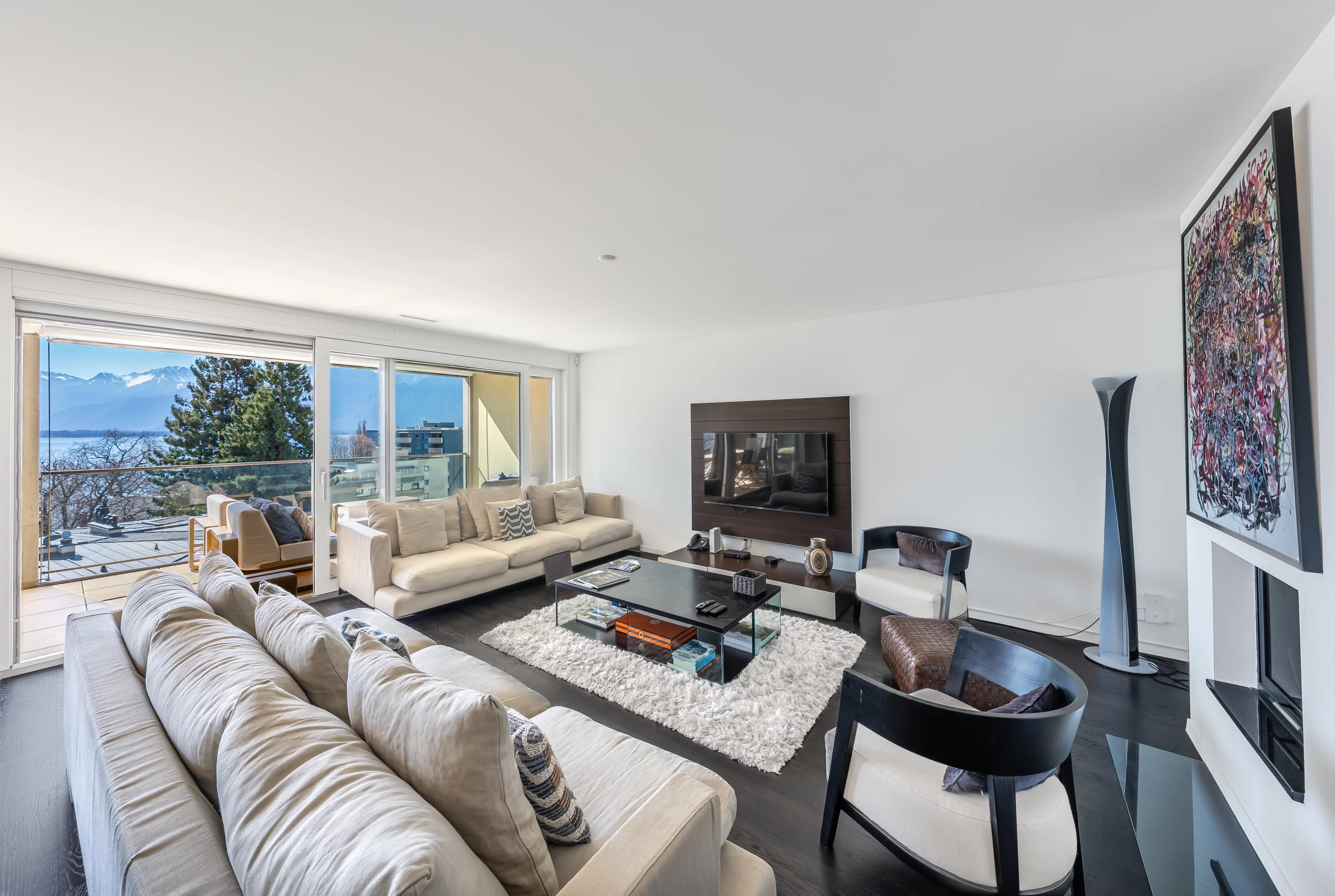 AMAZING ! 5-bedrooms apartment located in the heart of Montreux