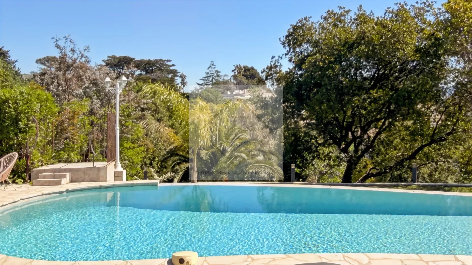 Mandelieu – Opportunité rare : terrain d’exception avec maison existante et projet de villa contemporaine de 600 m² avec permis purgé — photo 2