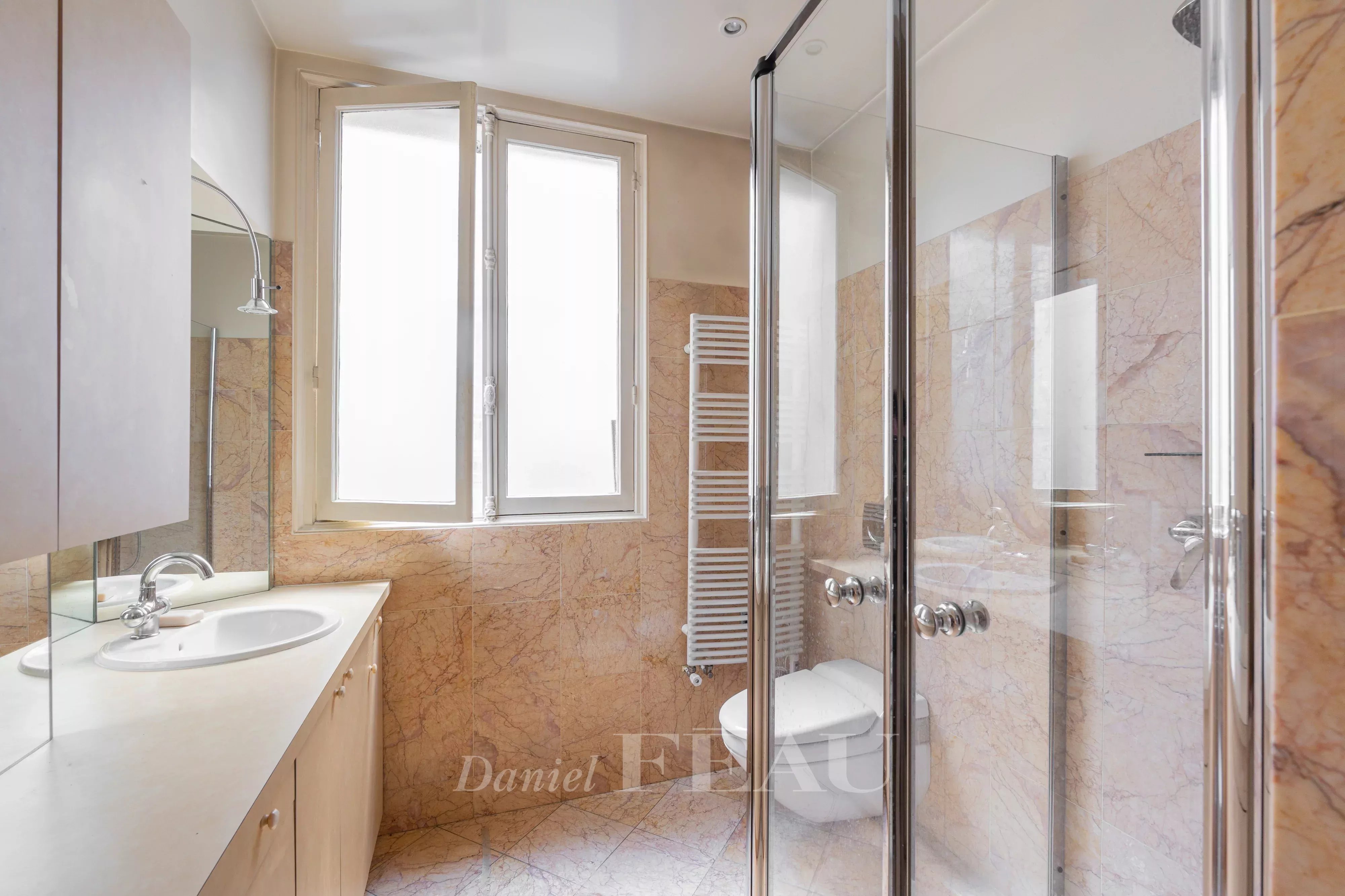 FEAU-FINAL Feau-Saint-Germain-54 rue Bonaparte