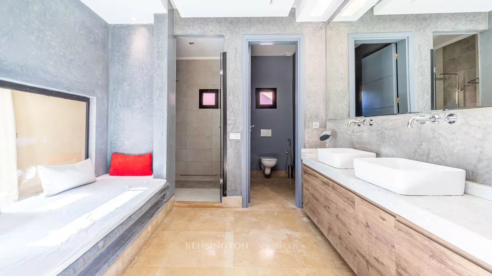 11 Bedroom Villa/Townhouse's Image 3
