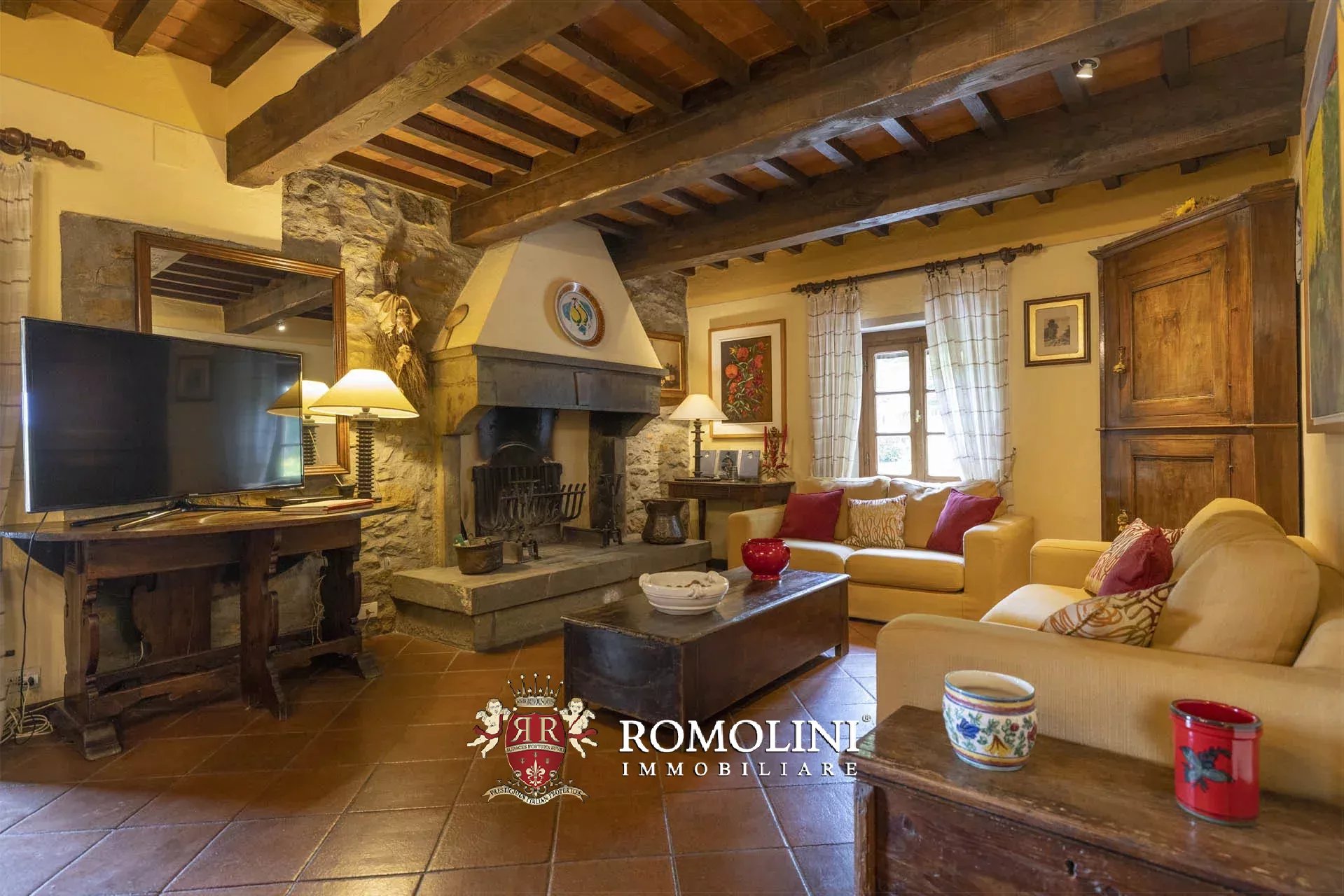 6 Bedroom Villa/Townhouse's Image 37