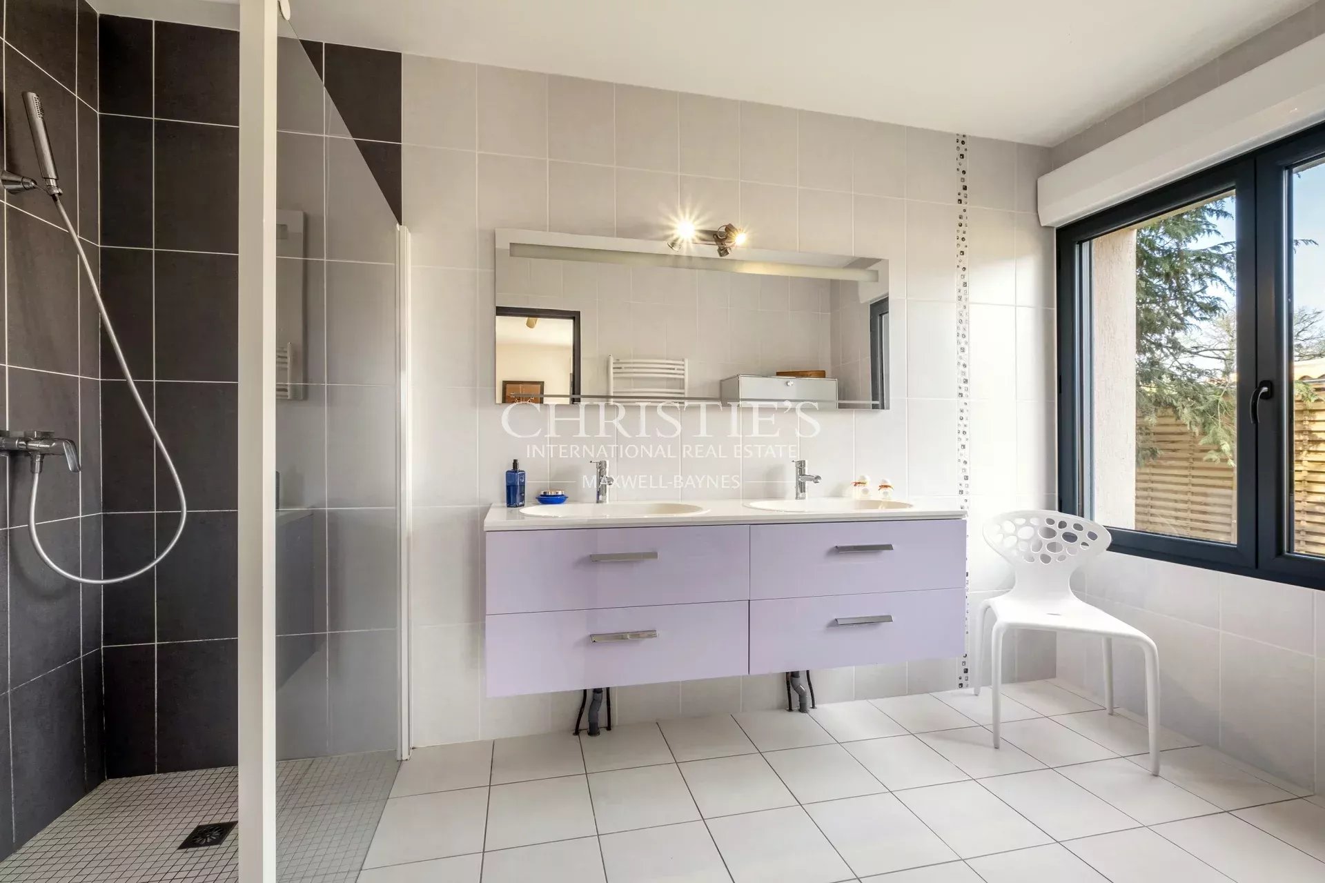 5 Bedroom Villa/Townhouse's Image 6