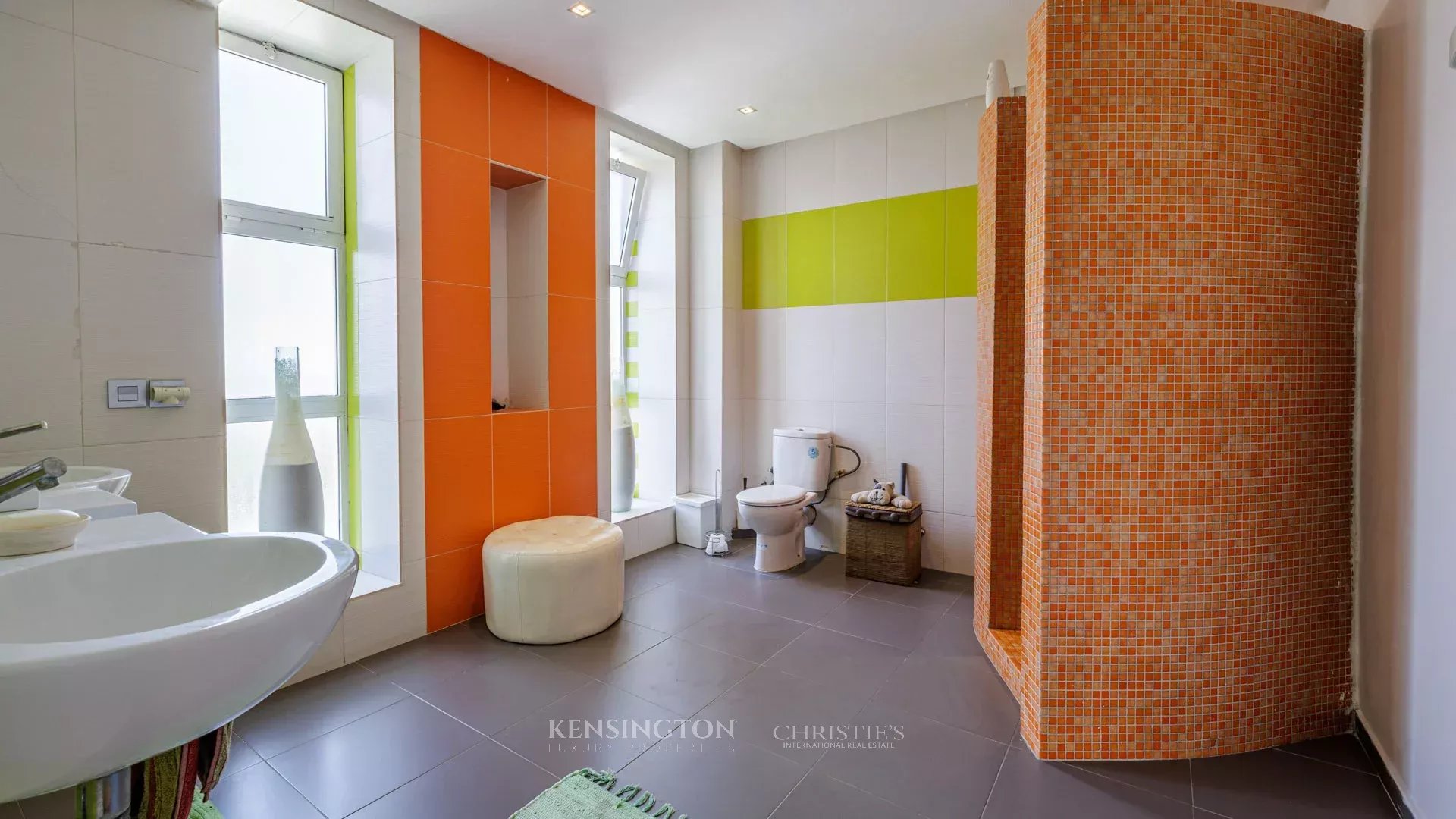 5 Bedroom Villa/Townhouse's Image 13