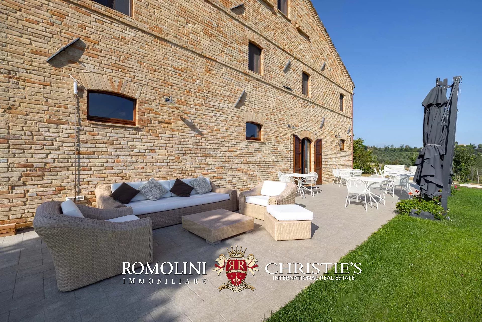 9 Bedroom Villa/Townhouse's Image 17