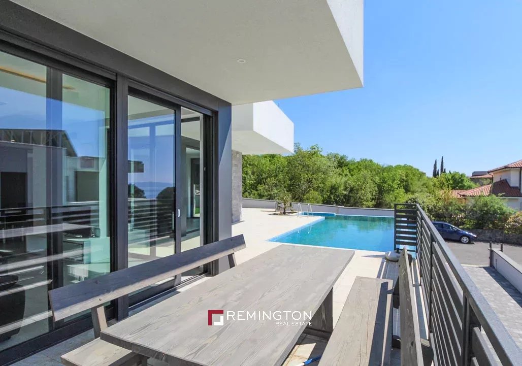 5 Bedroom Villa/Townhouse's Image 8