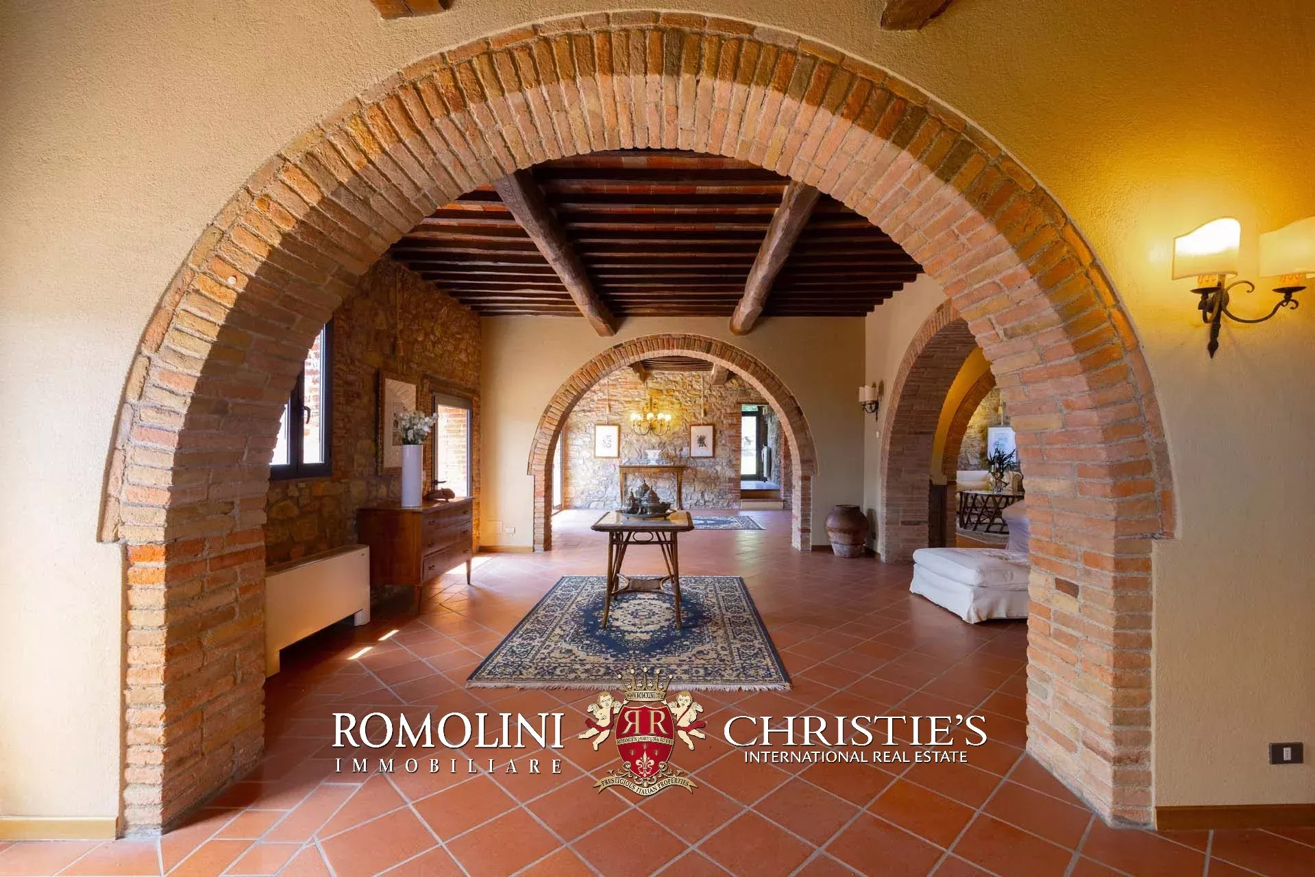 10 Bedroom Villa/Townhouse's Image 32