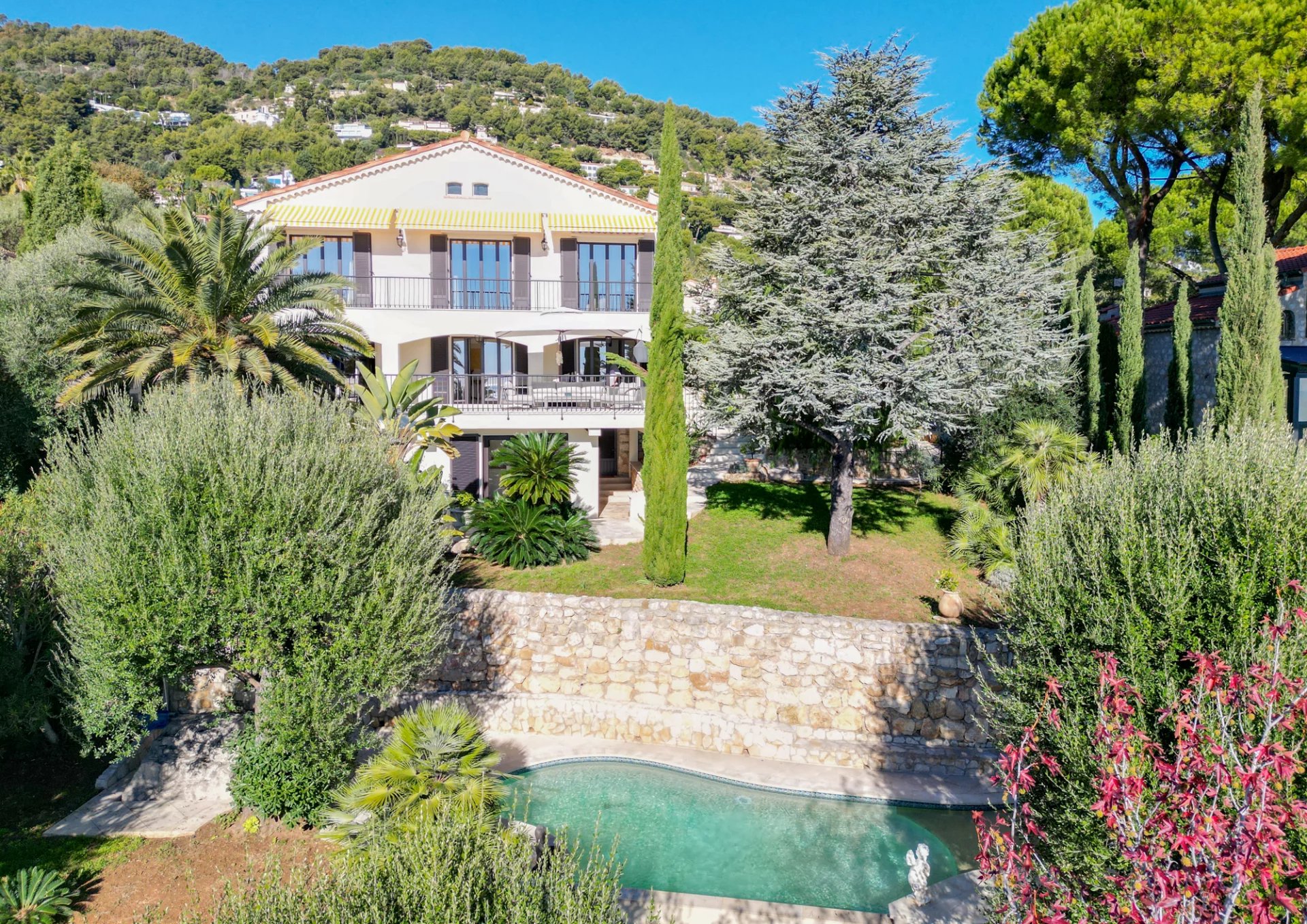 FOR SALE - VILLA ROQUEBRUNE-CAP-MARTIN