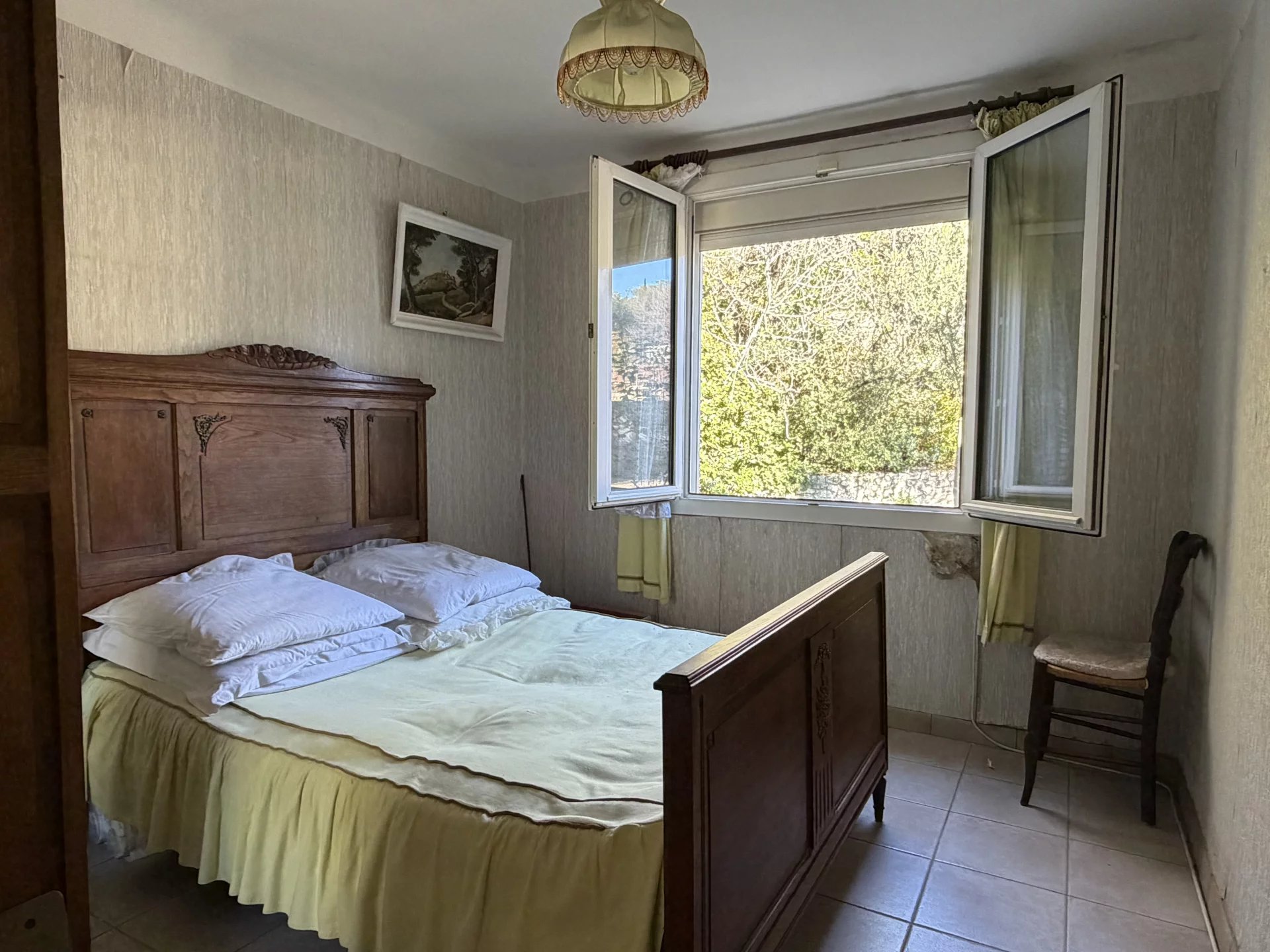 Rare à la vente, Maison de ville 92m2 env de plain pied sur un terrain de 436m2 env.