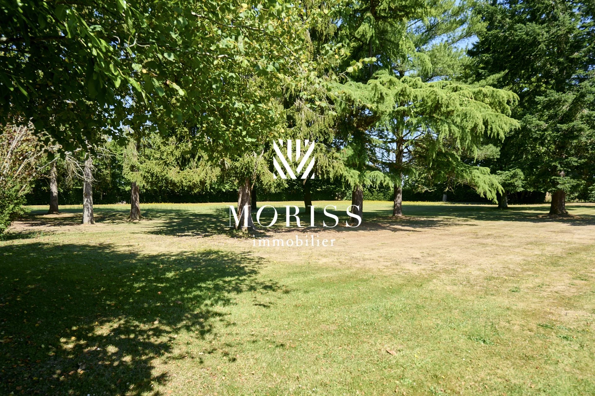 Les-Baux-De-Breteuil - 260m² - 8p. - 6ch.