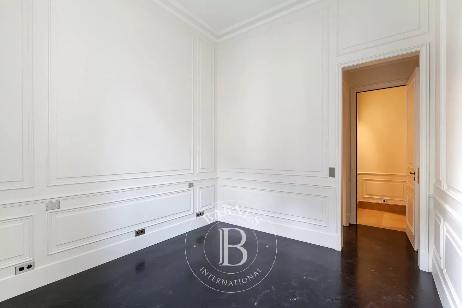 PARIS 7 - GRENELLE - BOURGOGNE - APARTMENT - picture 12