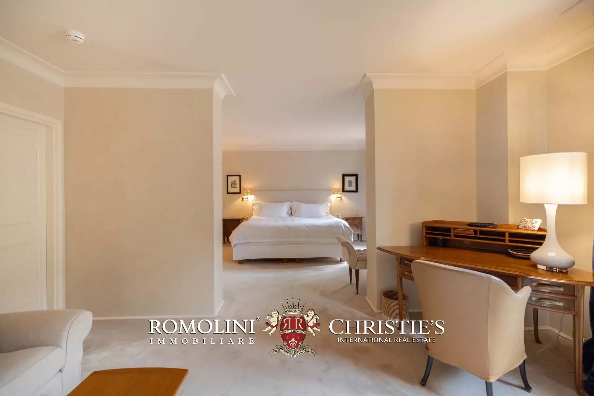 16 Bedroom Villa/Townhouse's Image 37