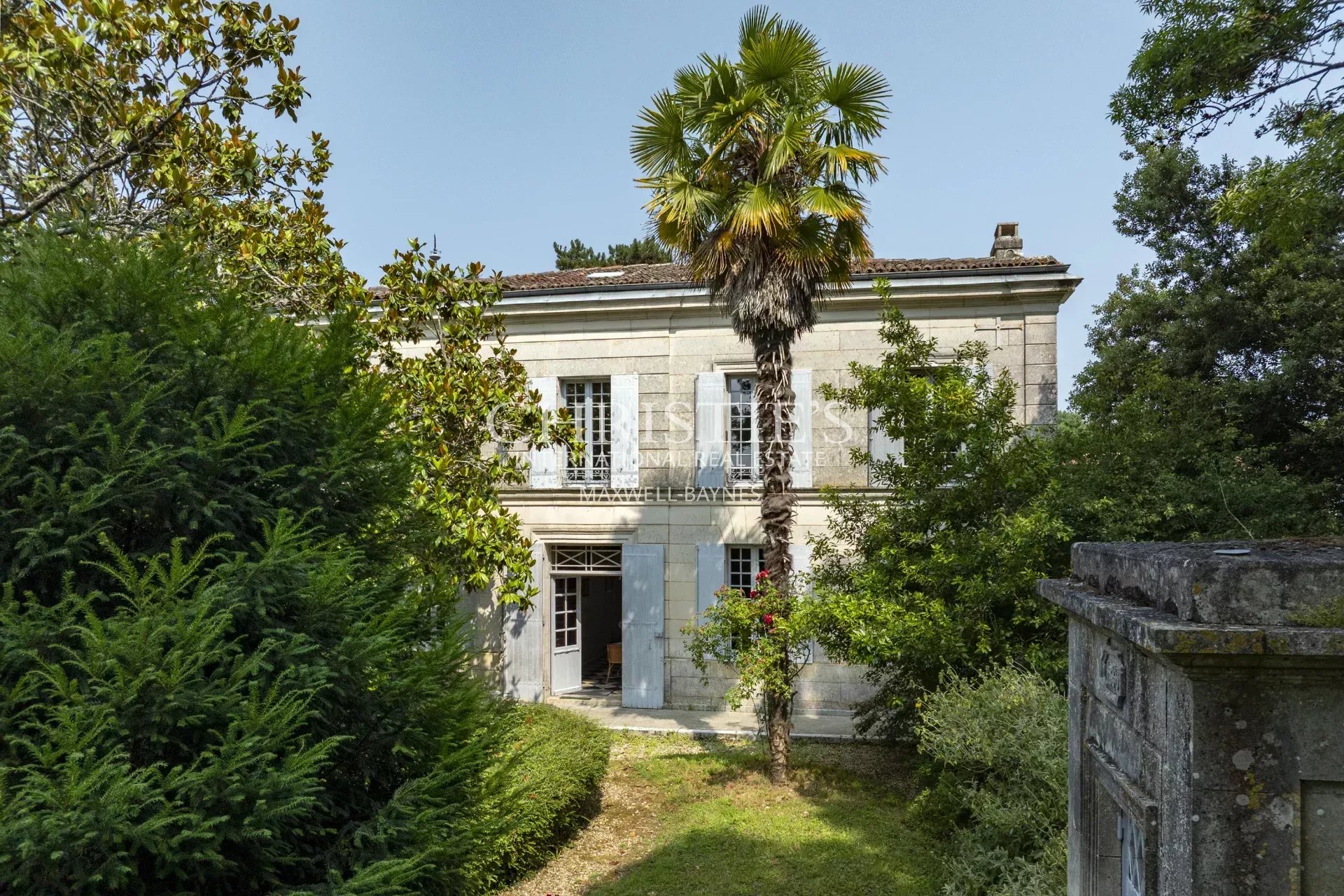 9 Bedroom Villa/Townhouse's Image 3