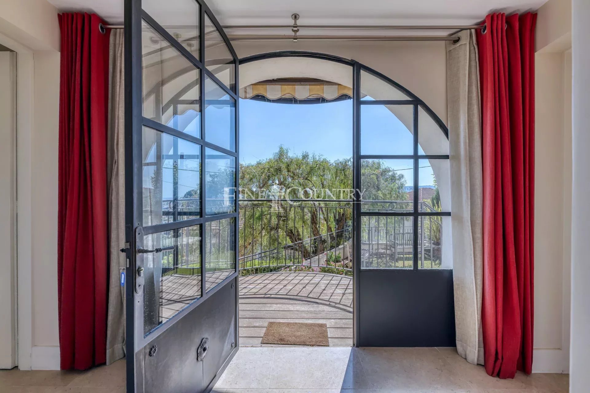 Photo of Villa For sale in Le Cannet Village with Panoramic Sea Views