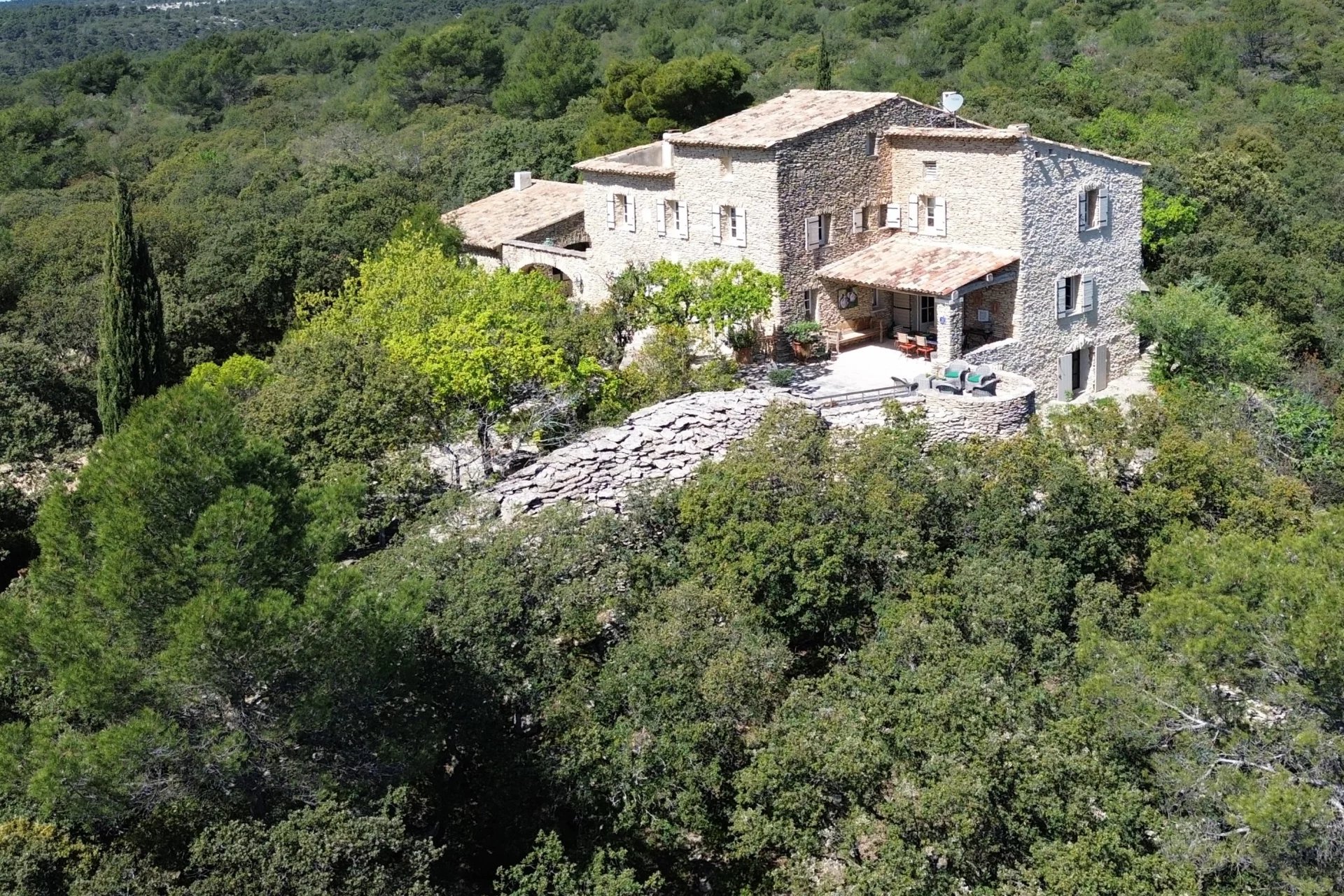 Gordes - Propriété unique dans un environnement exceptionnel