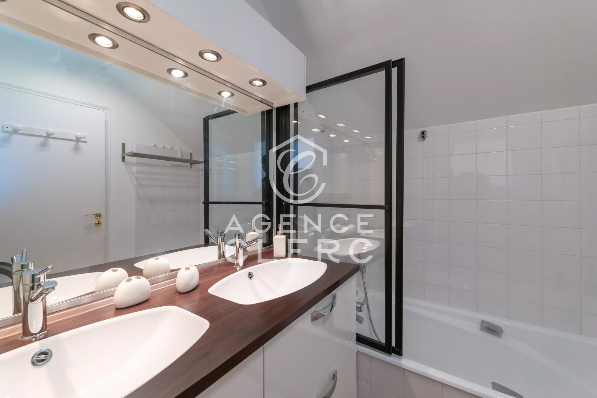 2 Bedroom Apartment/Flat's Image 9