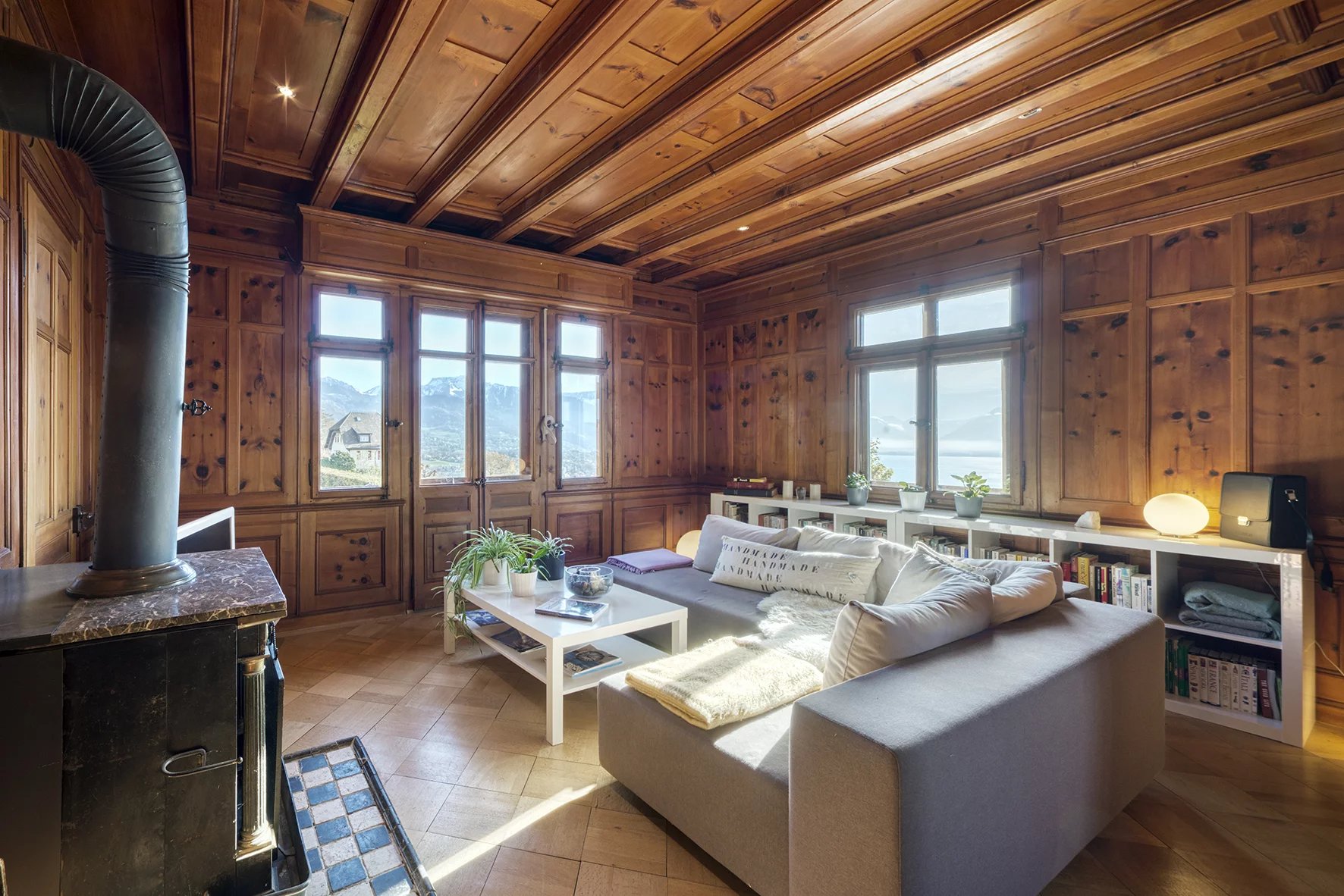 Chardonne : Splendide Chalet rénovée avec annexe habitable, vue spectaculaire!