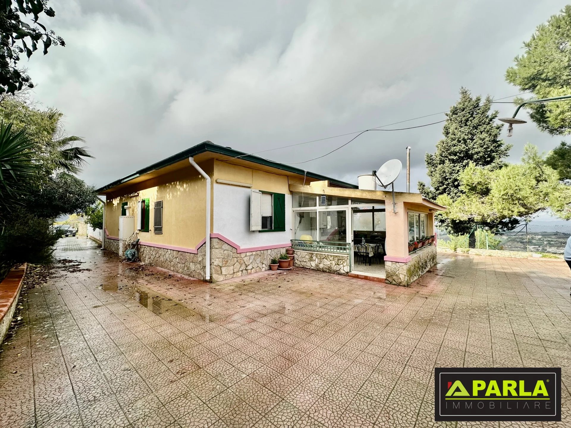 Villa Panoramica con Piscina e Uliveto – Canicattì, C.da Bardaro